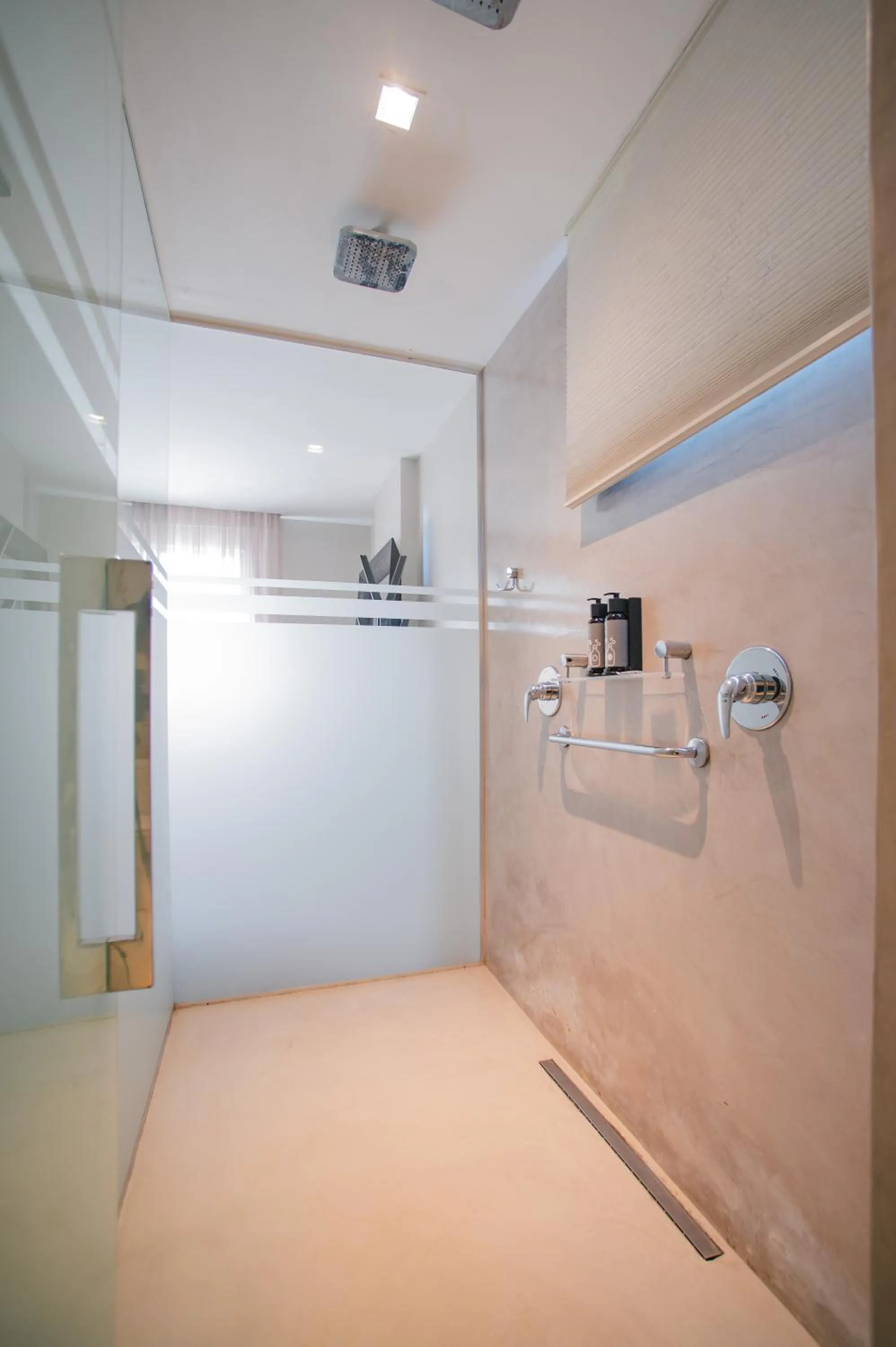 Bathroom in Brut by Slaviero Hotéis