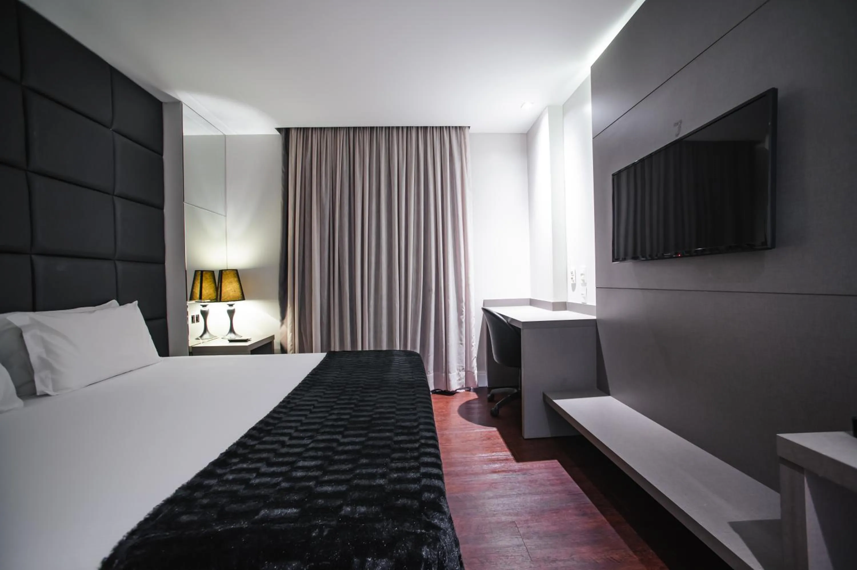 Bed in Brut by Slaviero Hotéis