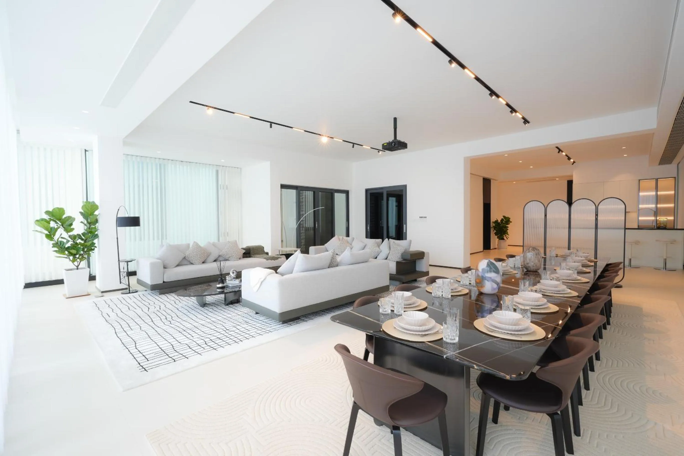 TV and multimedia in One Riviera Hotel and Residences