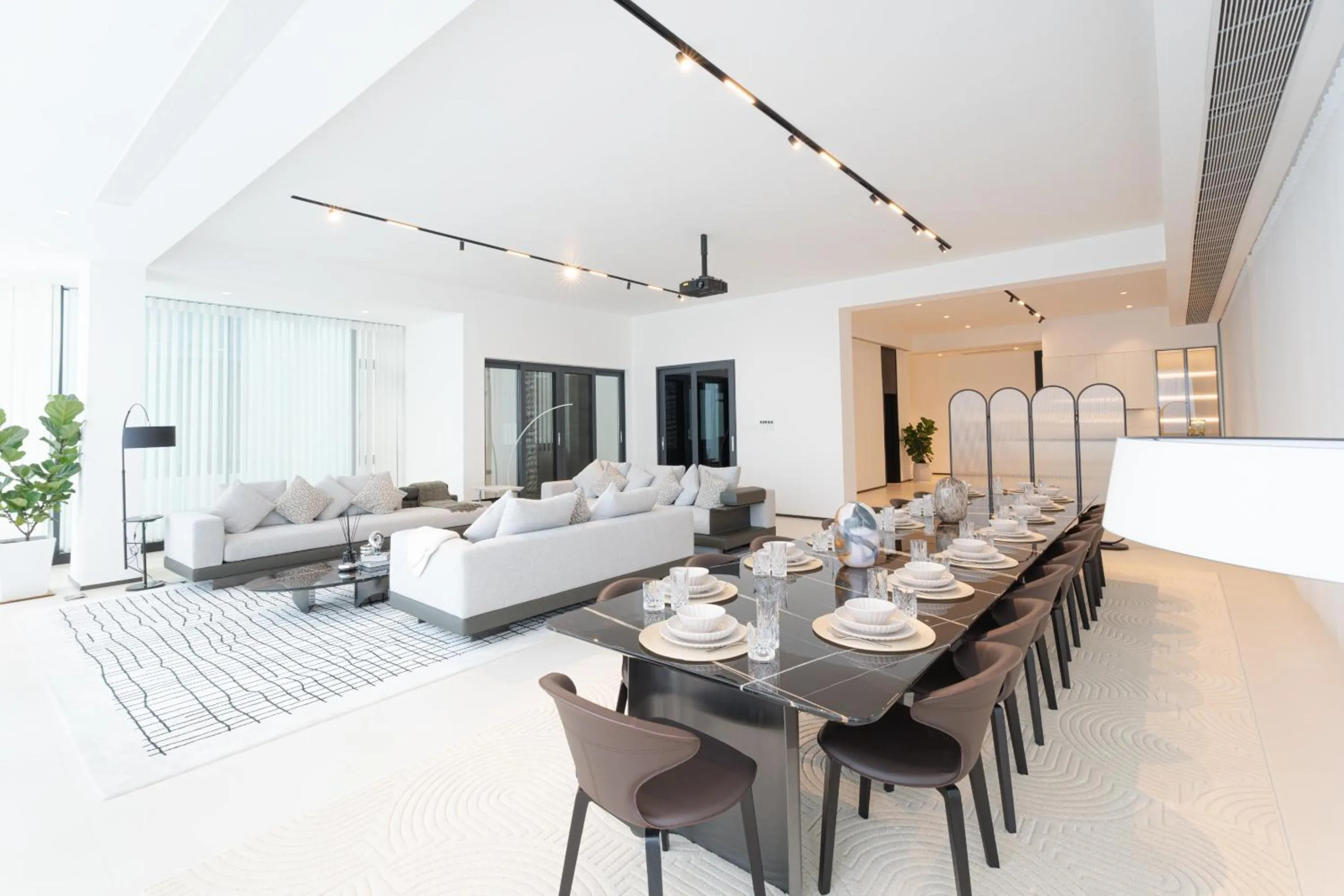 TV and multimedia in One Riviera Hotel and Residences