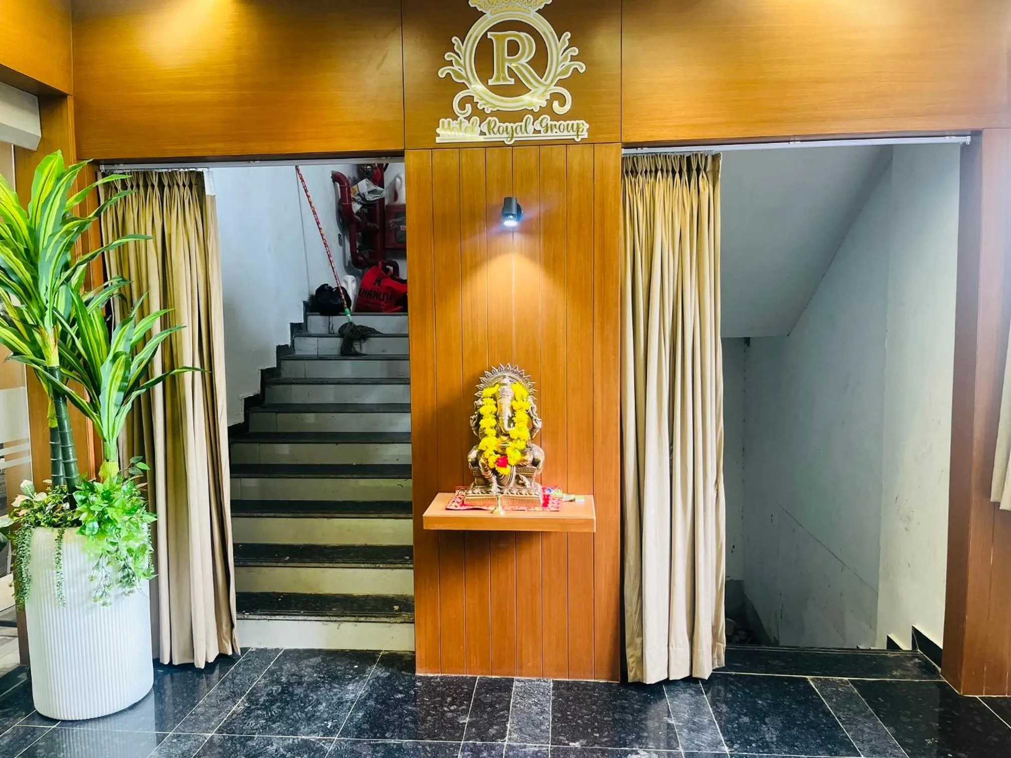 Facade/entrance in Hotel Royal Empire