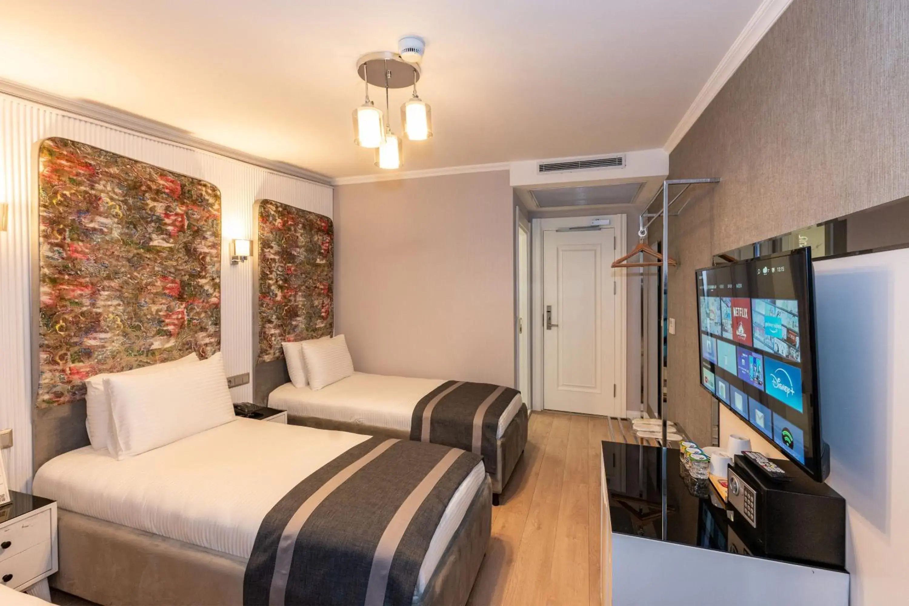 Deluxe Triple Room in The Now Hotel Deluxe Triple Room in The Now Hotel