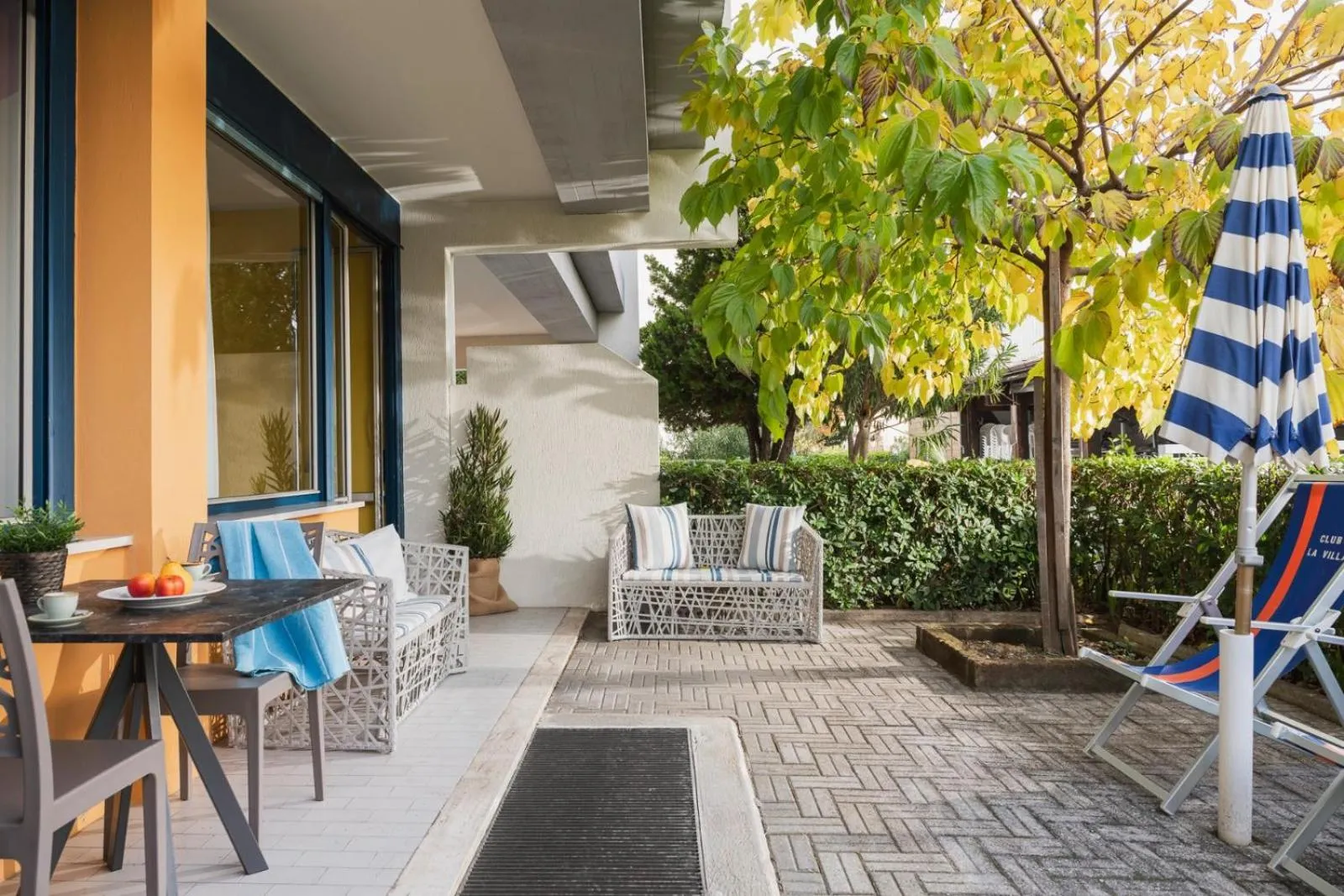 Property building in Hotel Club La Villa