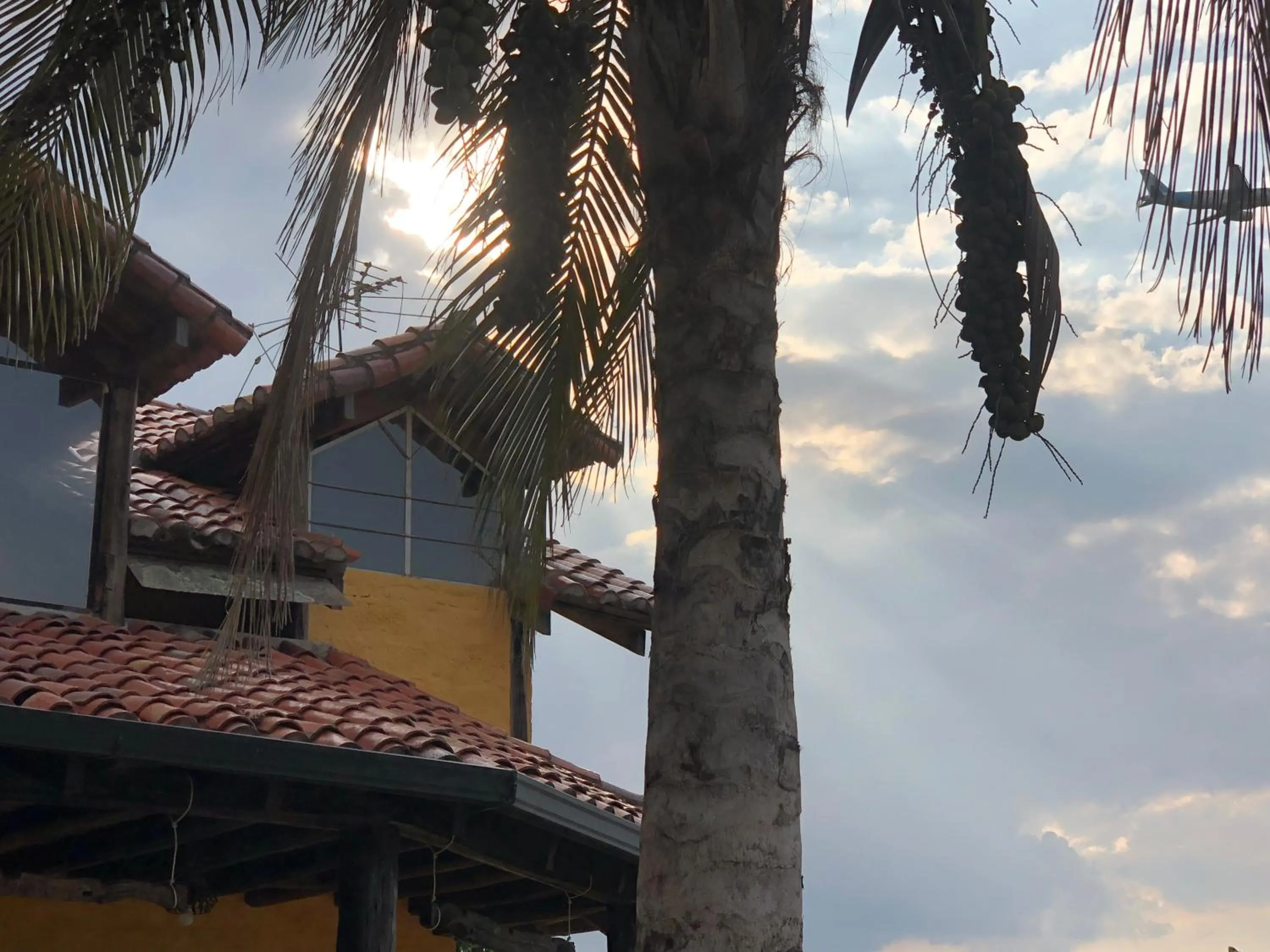 Sunrise in Springhills Quito Airport