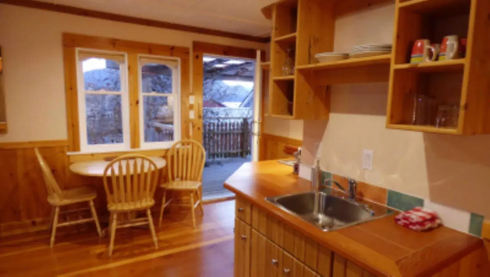 Superior Queen Room in Seine Boat Inn Superior Queen Room in Seine Boat Inn