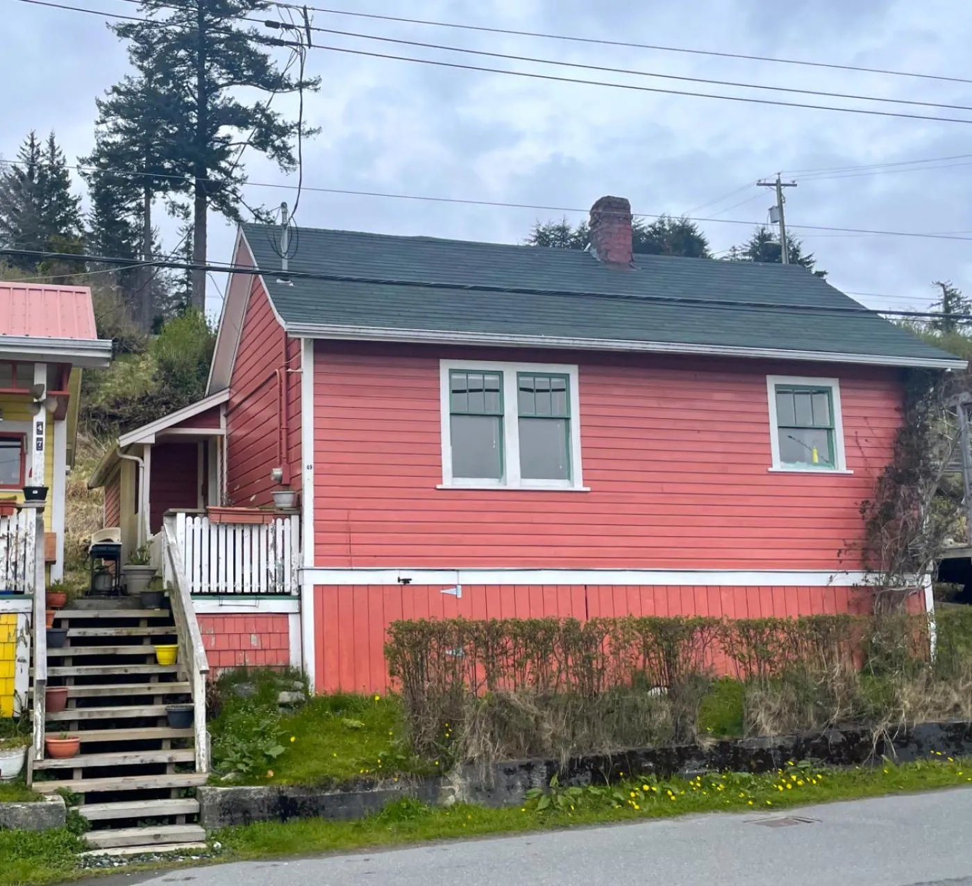 Property building in Seine Boat Inn