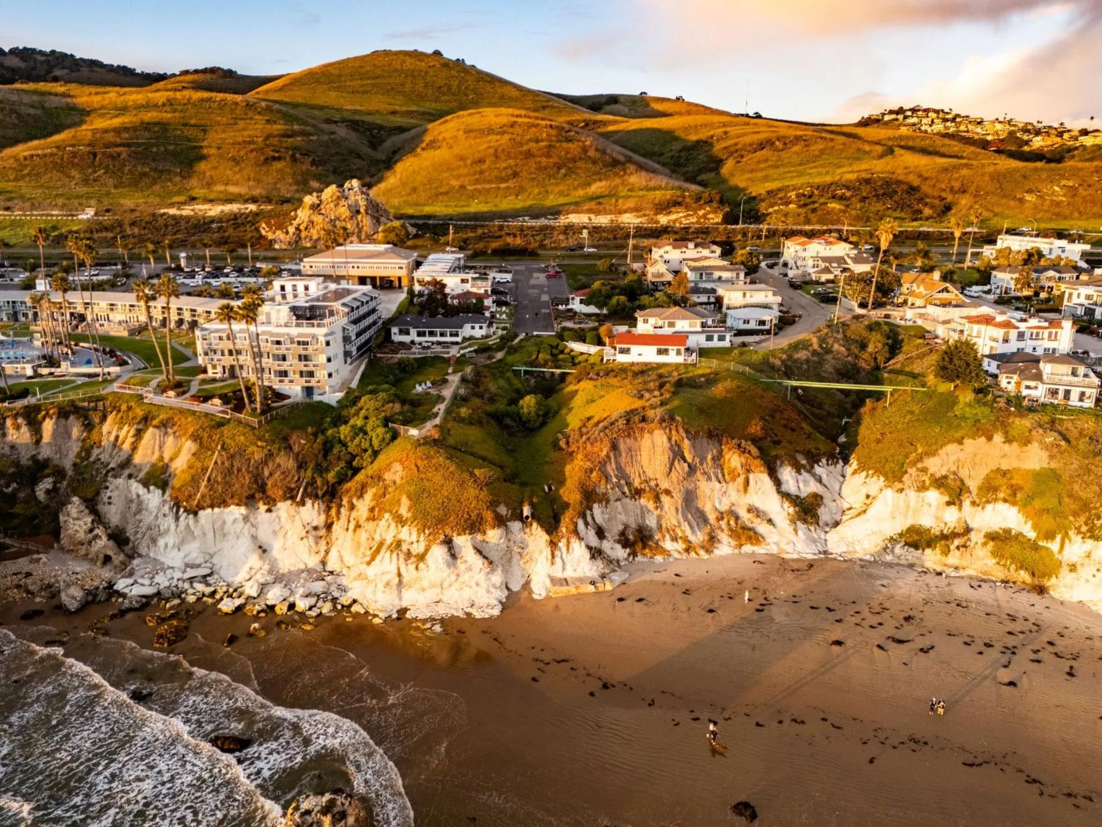 Hiking in Tides Oceanview Inn and Cottages