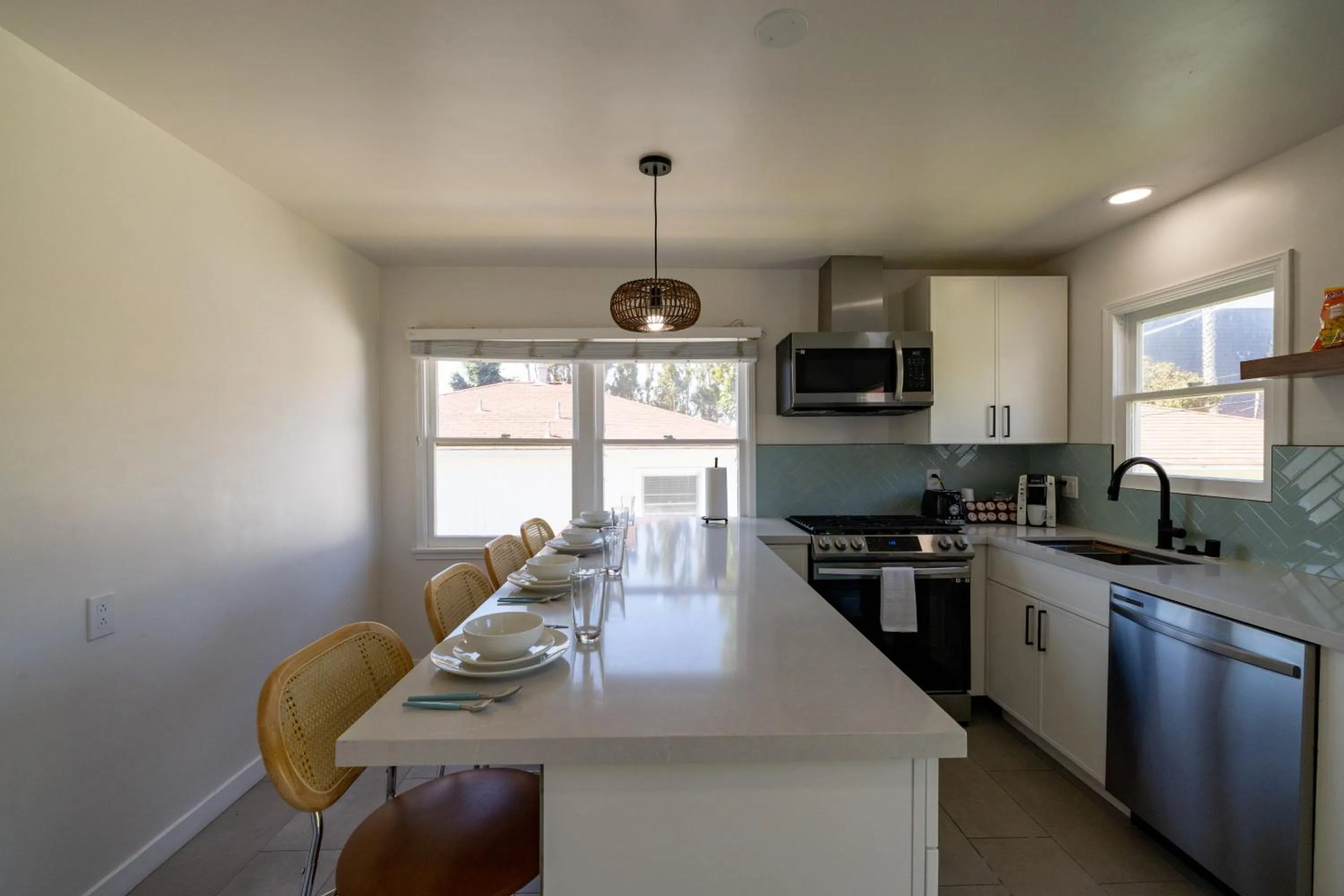 Kitchen or kitchenette in Tides Oceanview Inn and Cottages