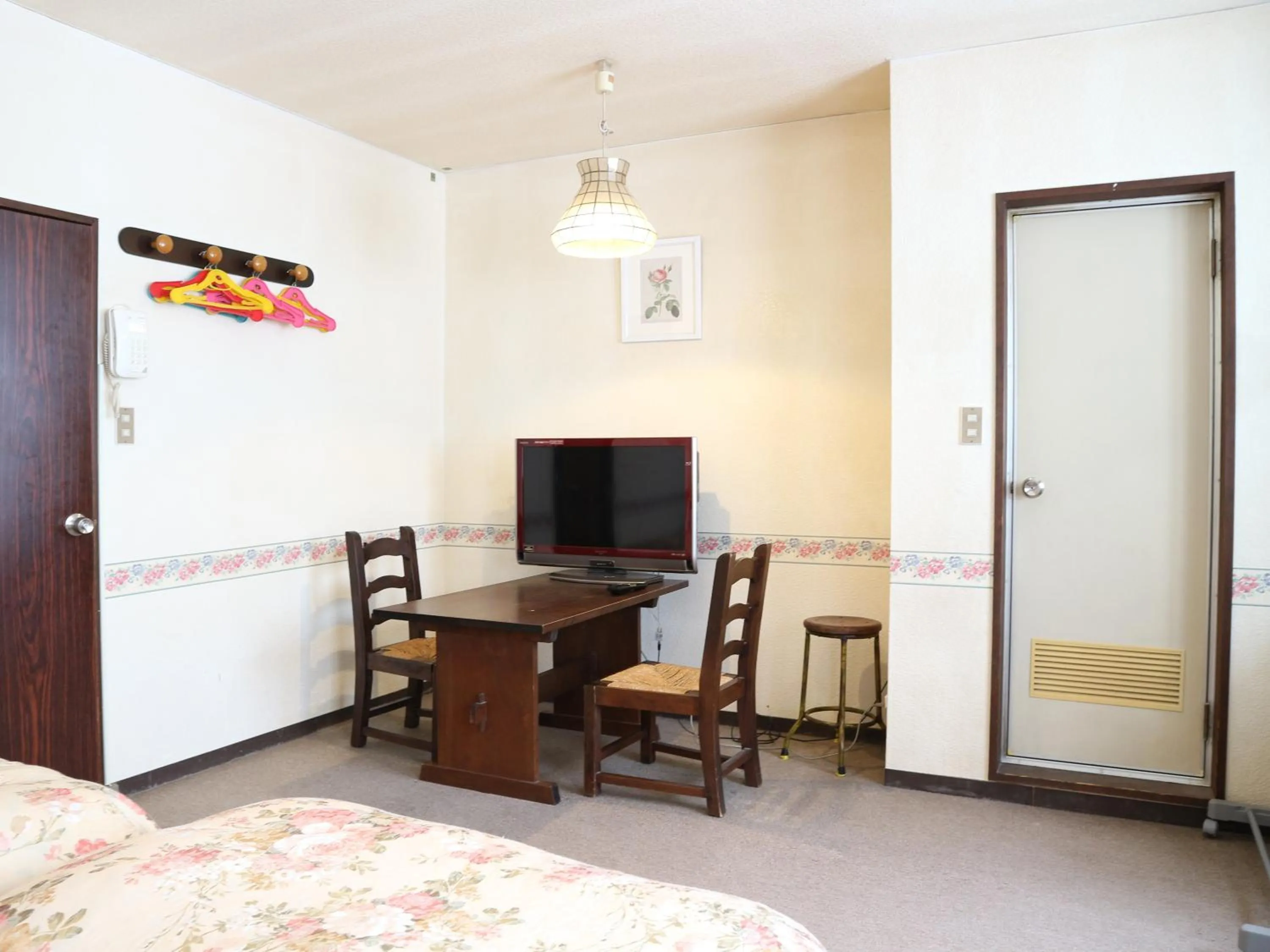 Photo of the whole room, Bed in Garden Pension Obergurgl