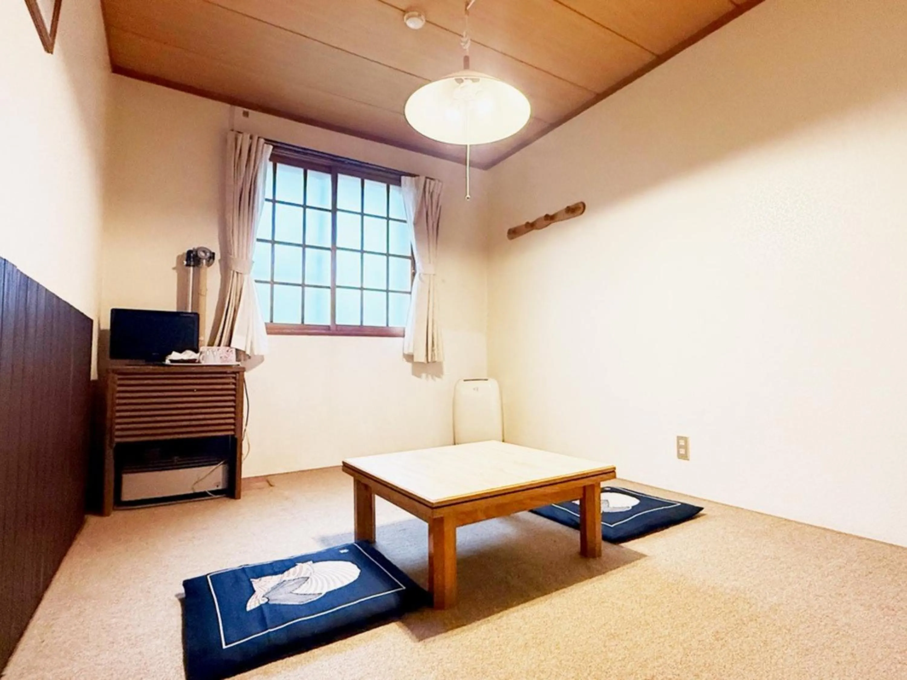 Photo of the whole room, Bed in Garden Pension Obergurgl