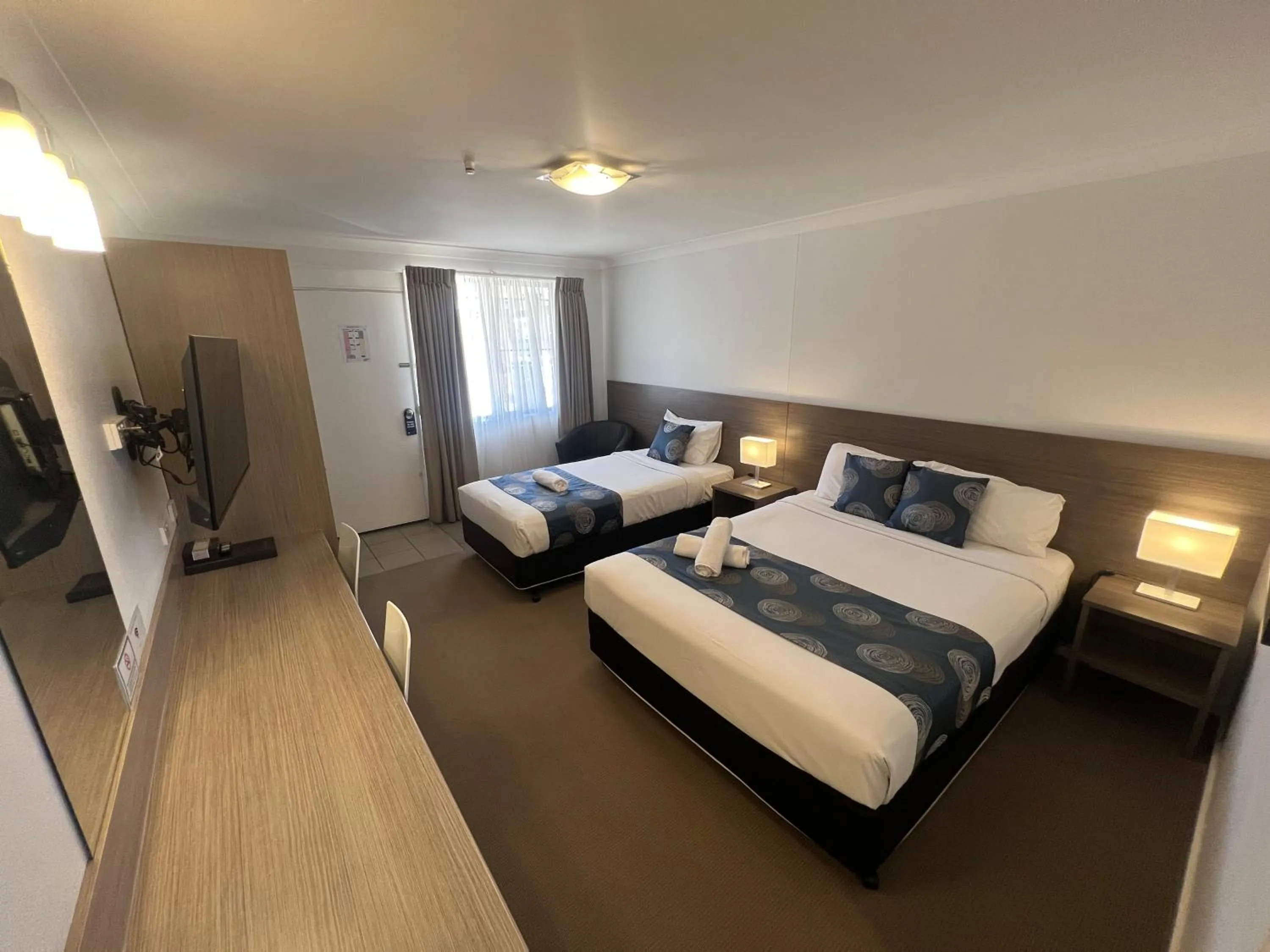 Bedroom, Bed in Adelong Motel