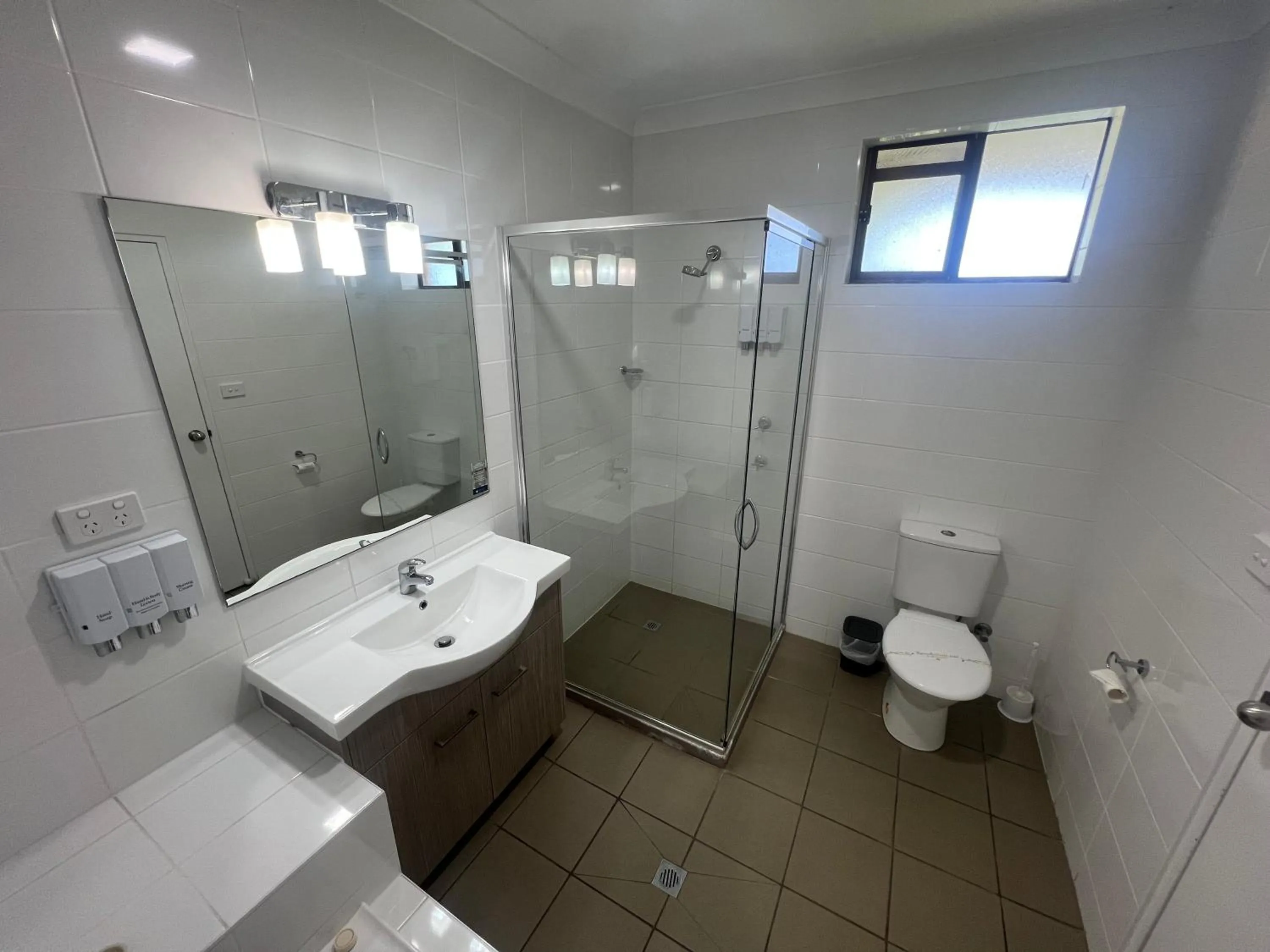 Shower in Adelong Motel