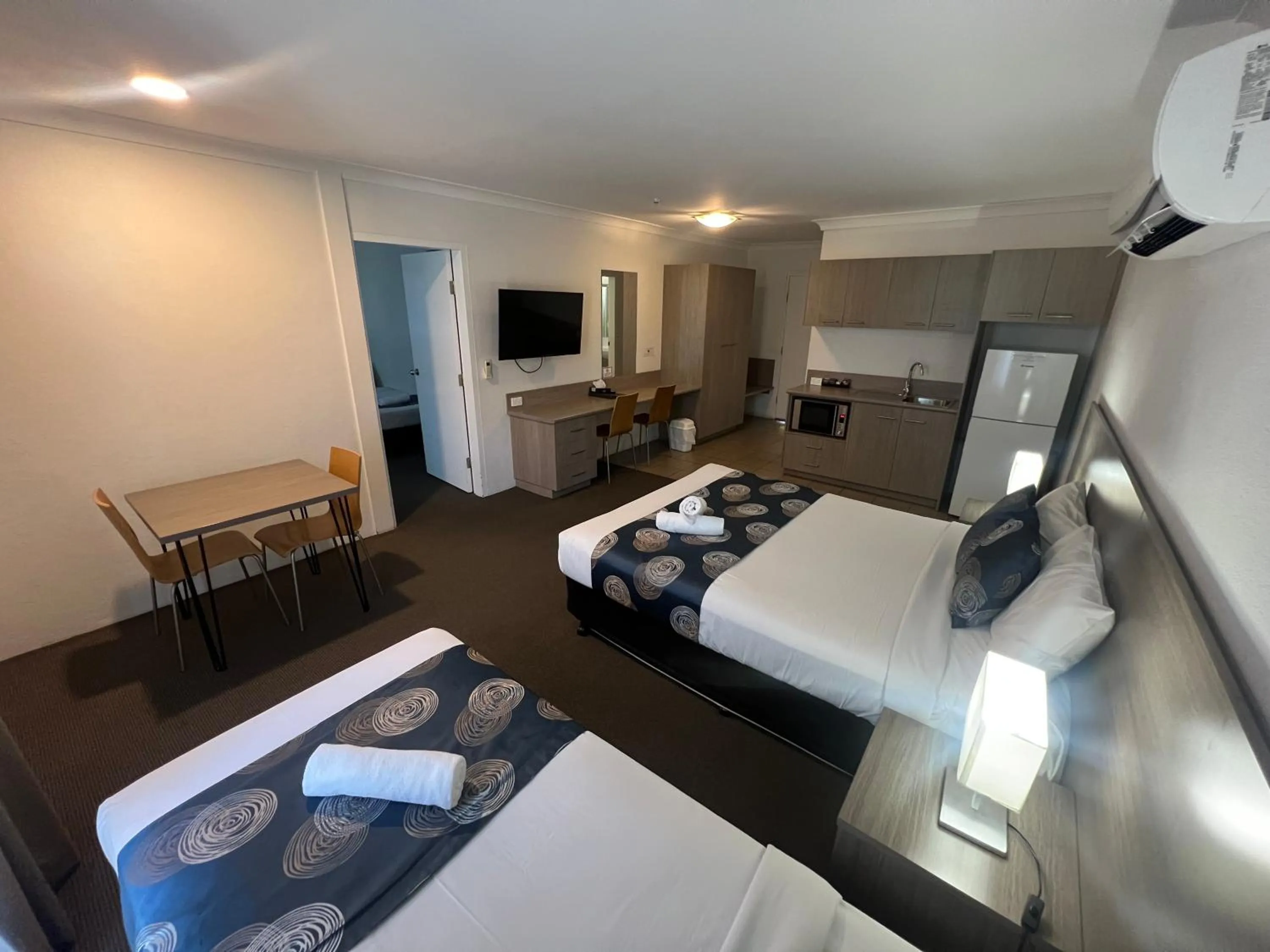 Bedroom, Bed in Adelong Motel