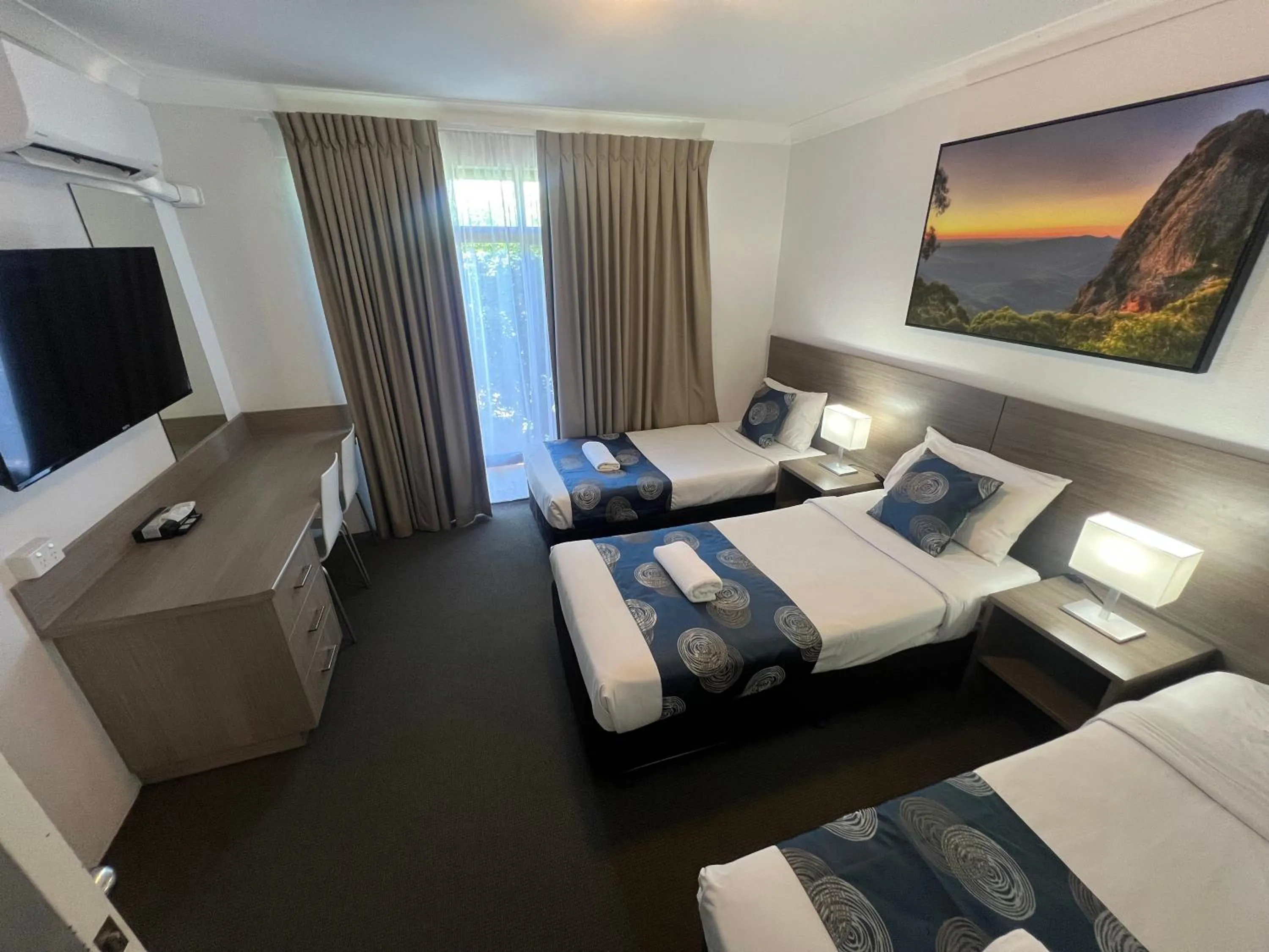 Bedroom, Bed in Adelong Motel