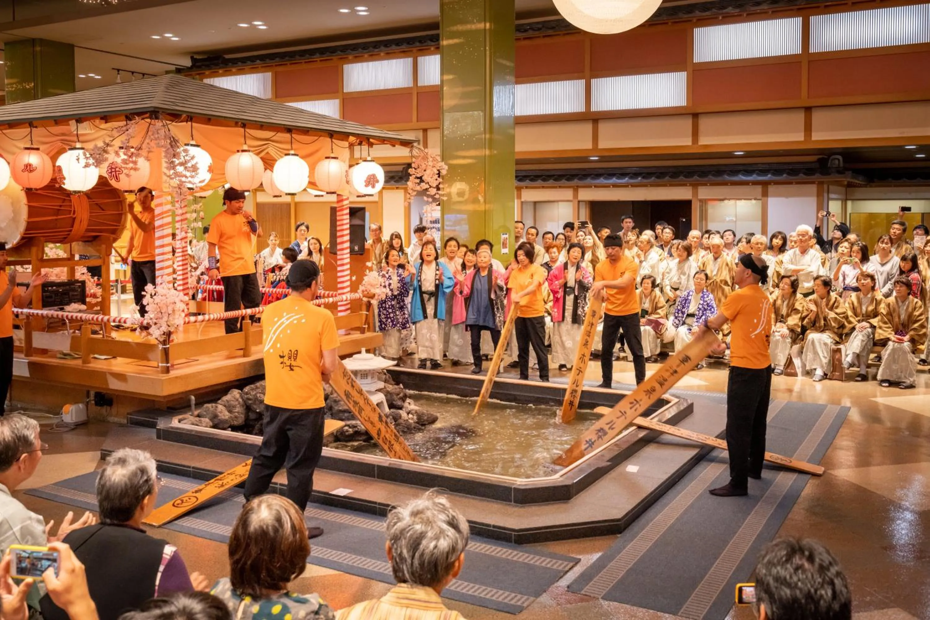 Evening entertainment in Hotel Sakurai