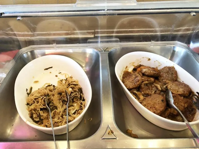 Food and drinks in Beach Resort Morimar