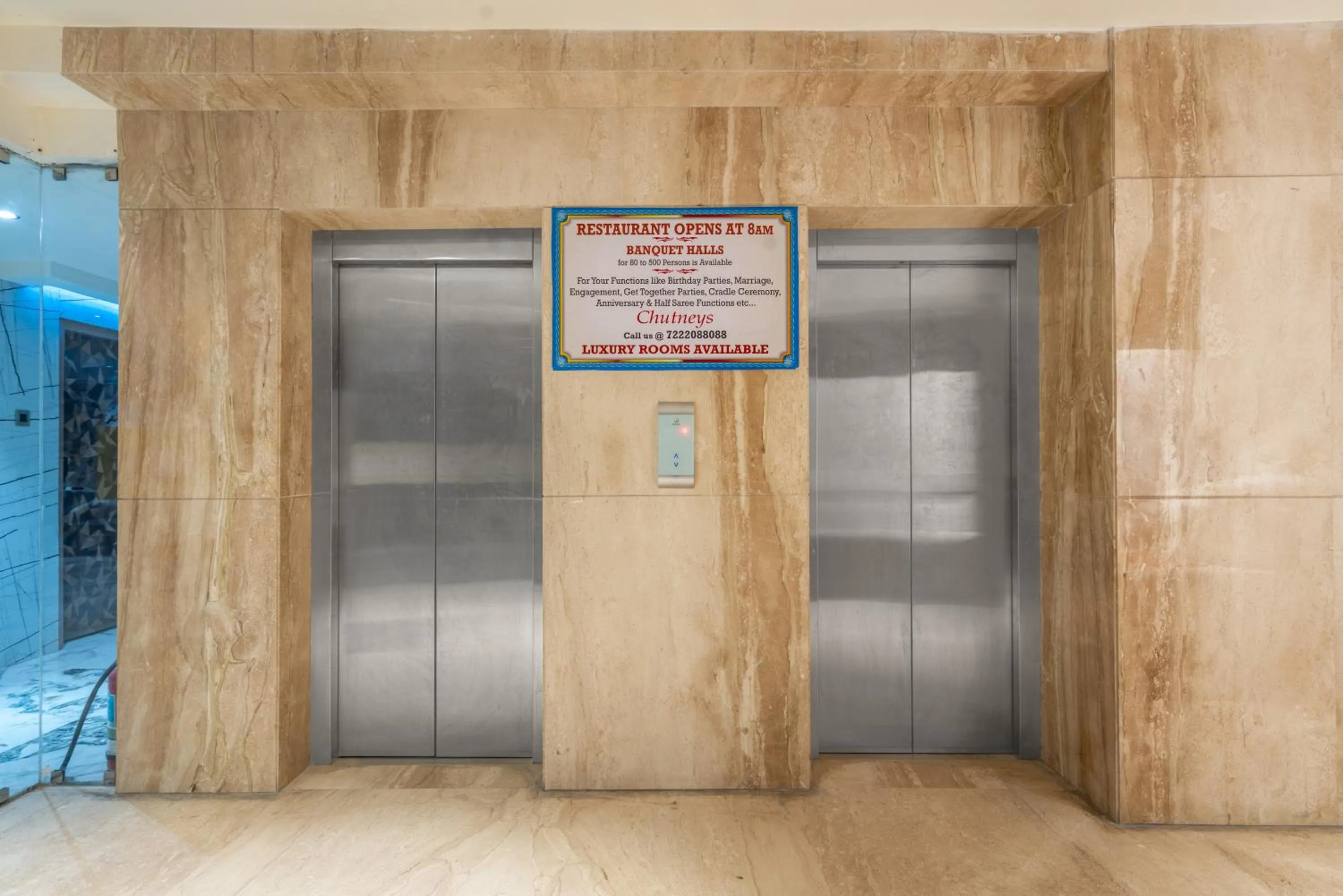 elevator in Hotel Chutneys