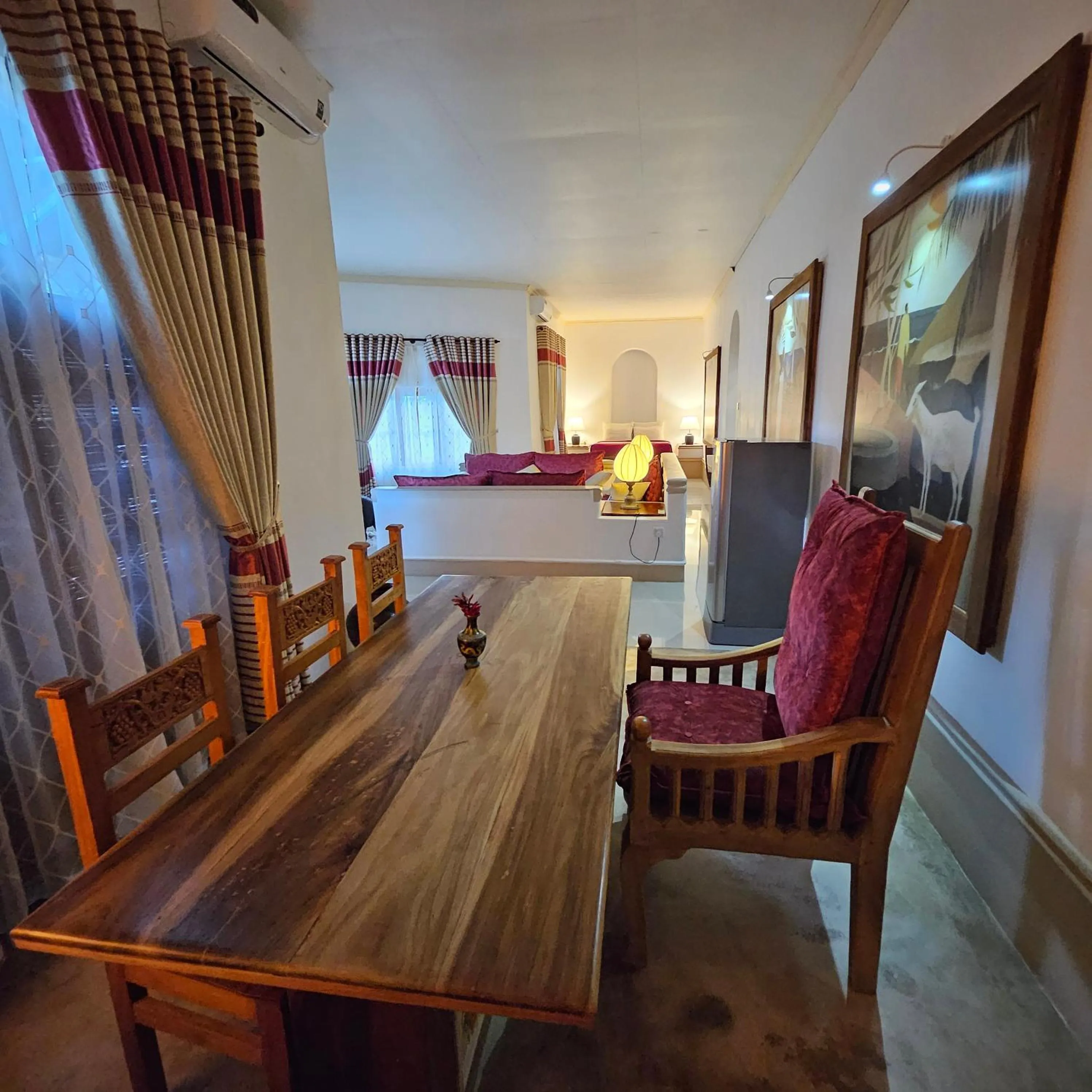 Seating area, Bed in Ella Planters Bungalow