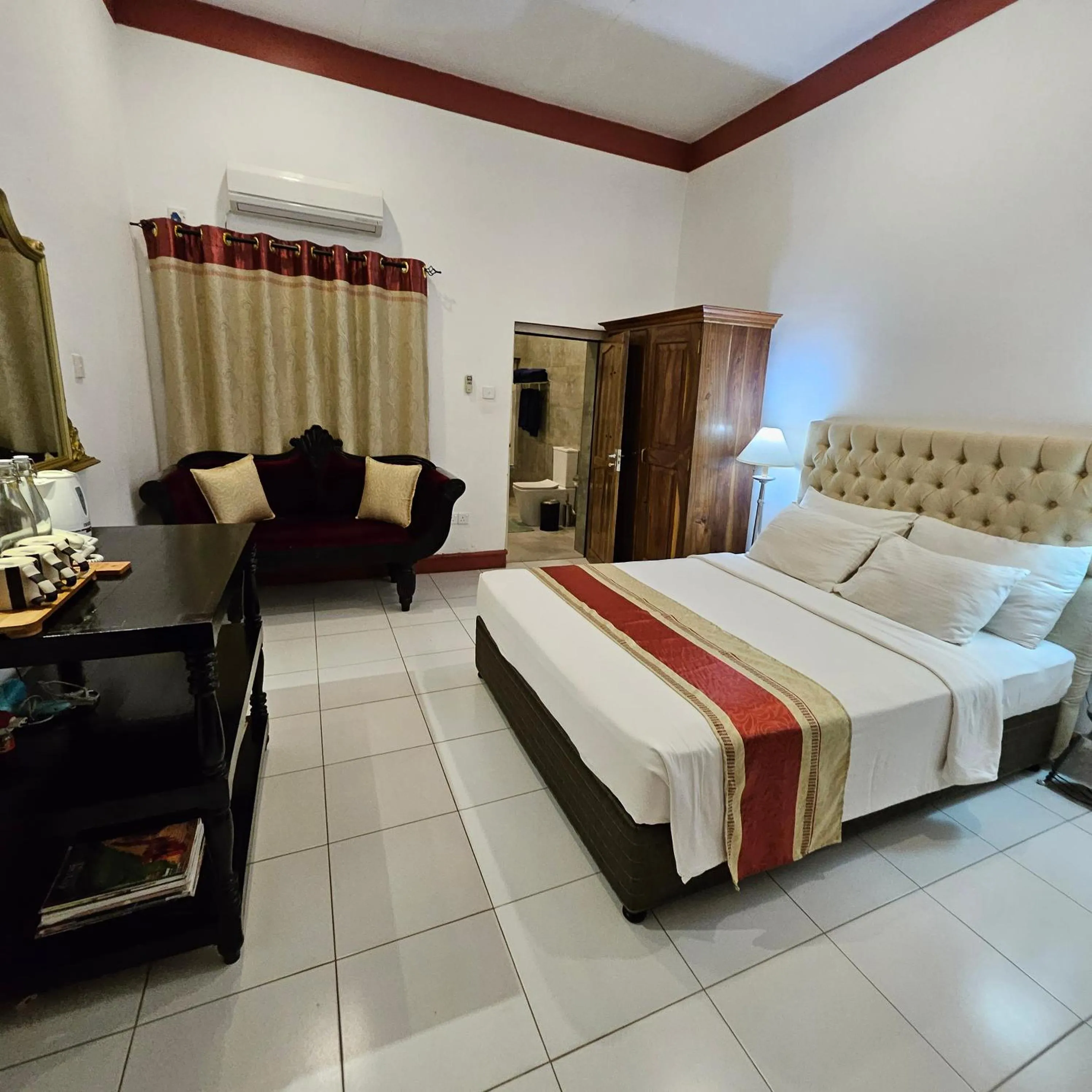 Bedroom, Bed in Ella Planters Bungalow