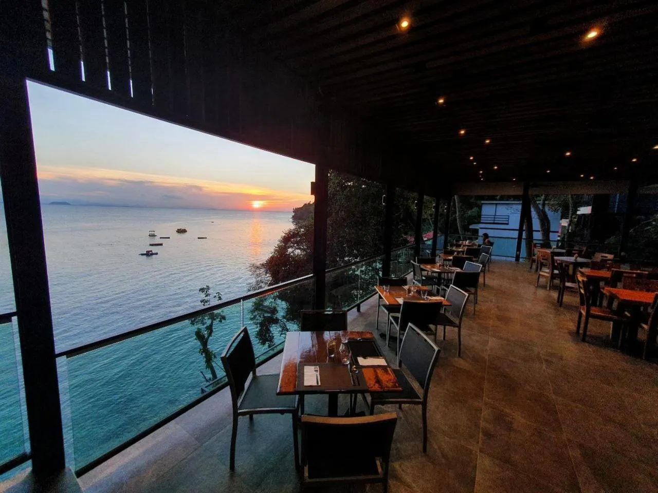 Property building in Alunan Resort