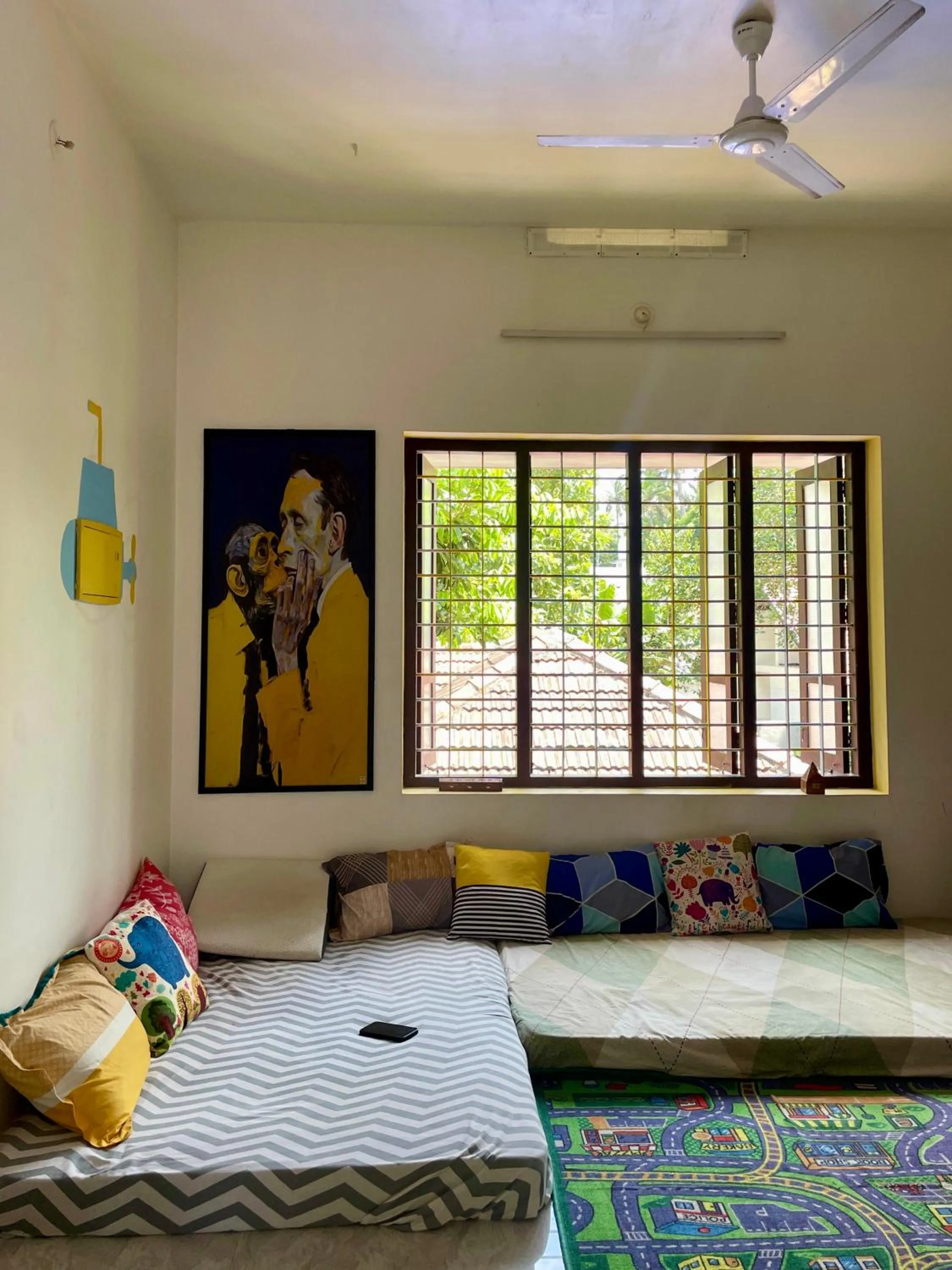 Living room, Bed in The Yellow Submarine