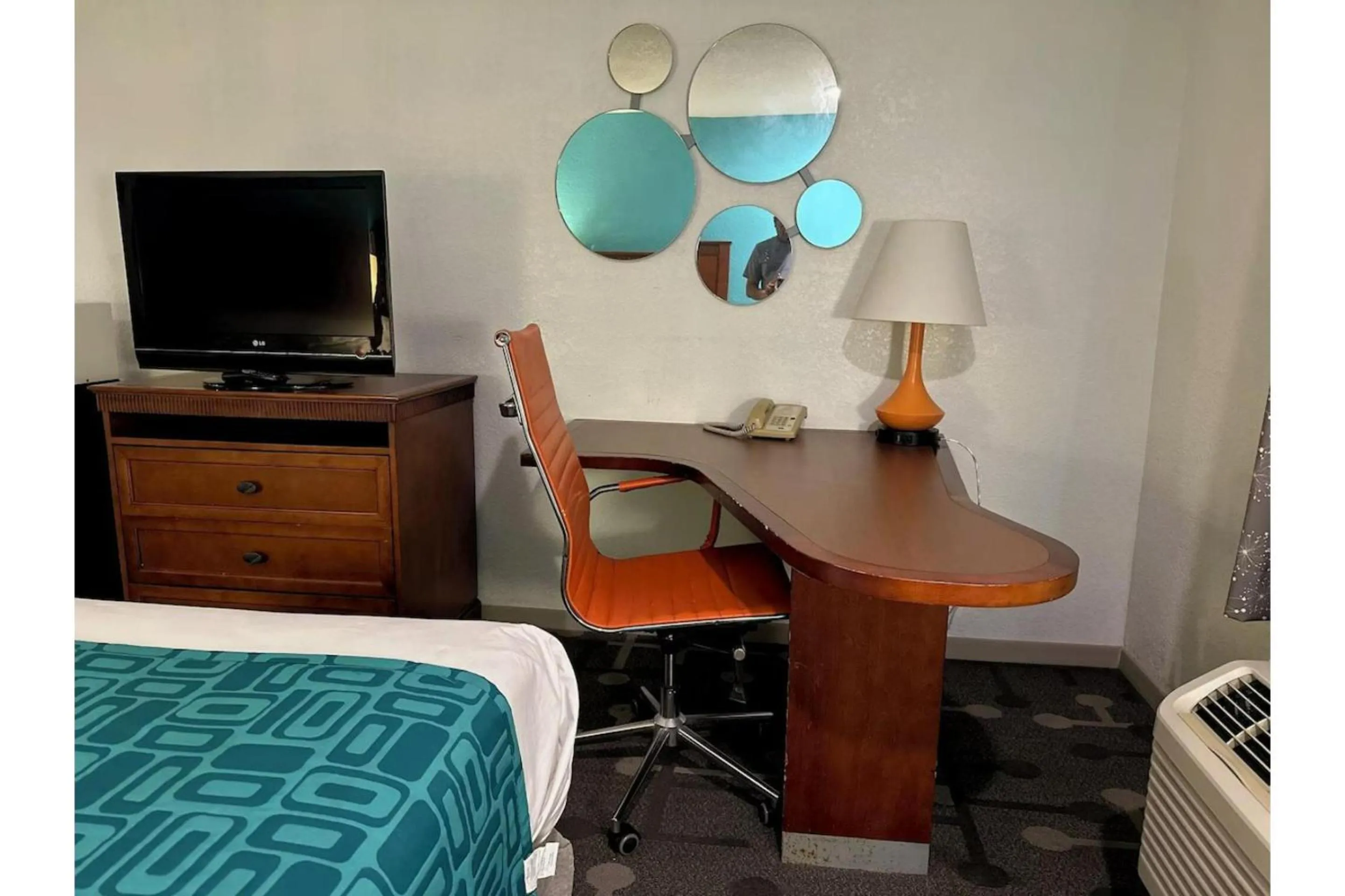 Bedroom, Bed in Moonlight Inn Hotel O Hattiesburg, MS