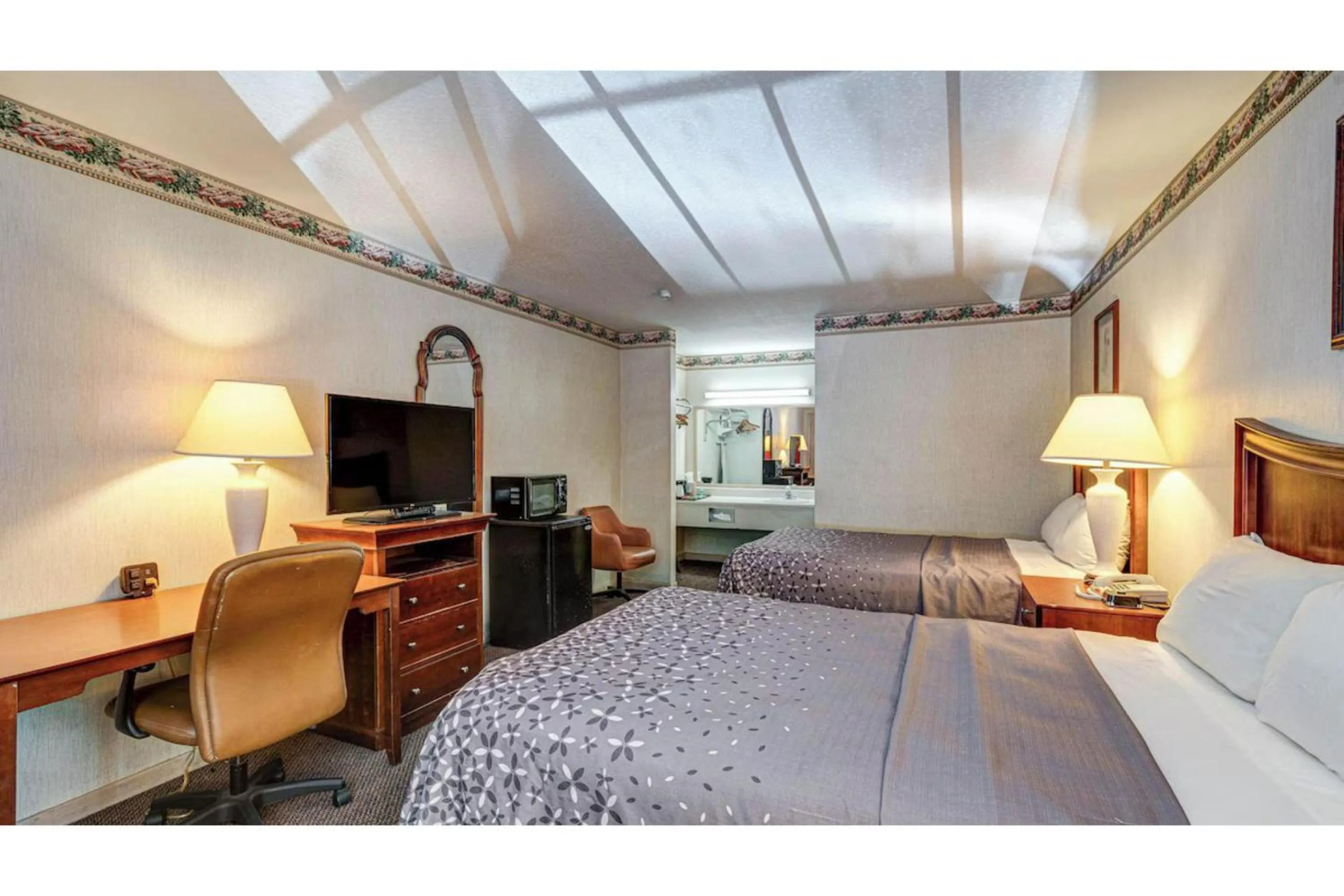 Bedroom, Bed in Moonlight Inn Hotel O Hattiesburg, MS