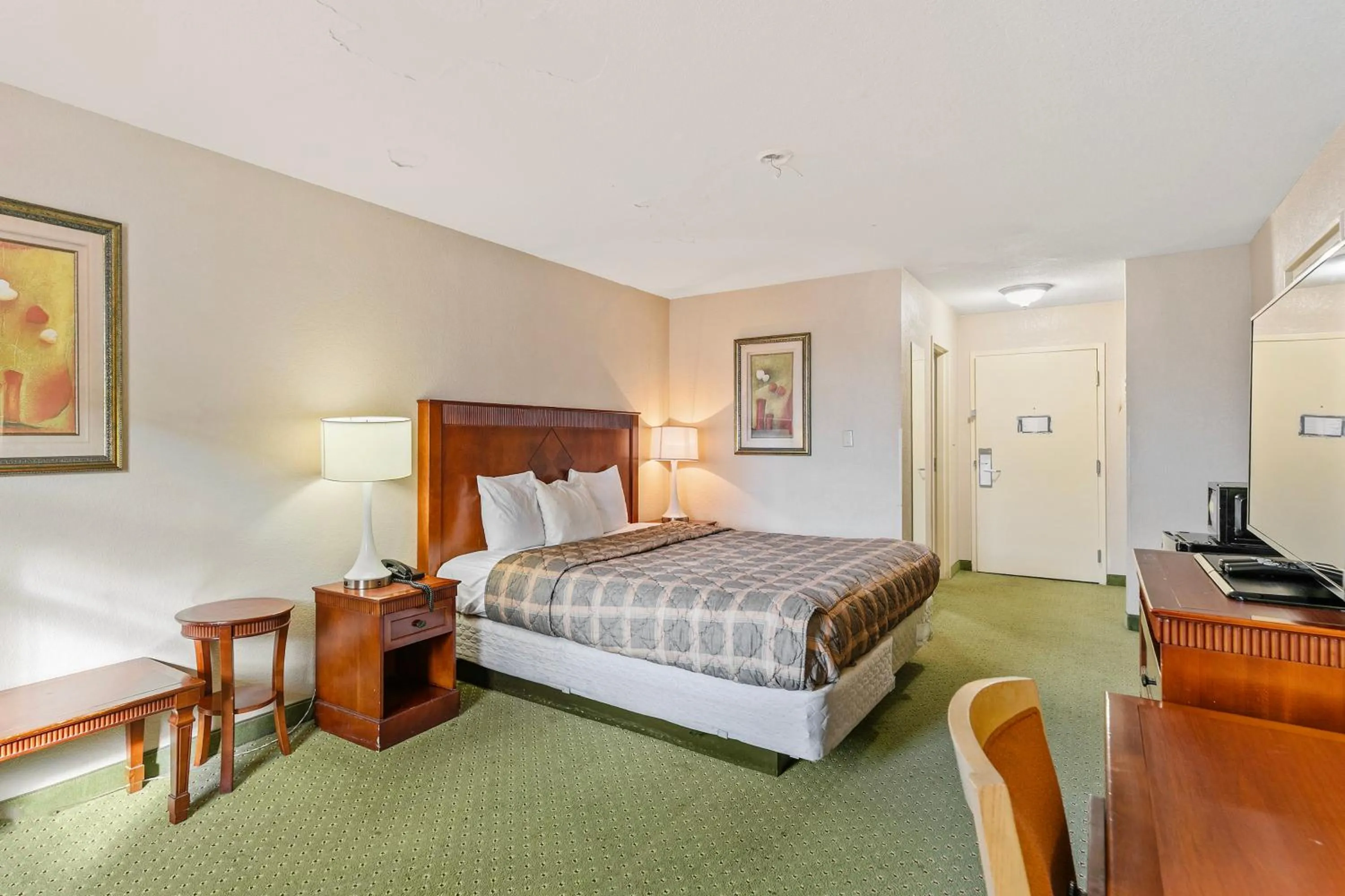 Bedroom, Bed in Moonlight Inn Hotel O Hattiesburg, MS