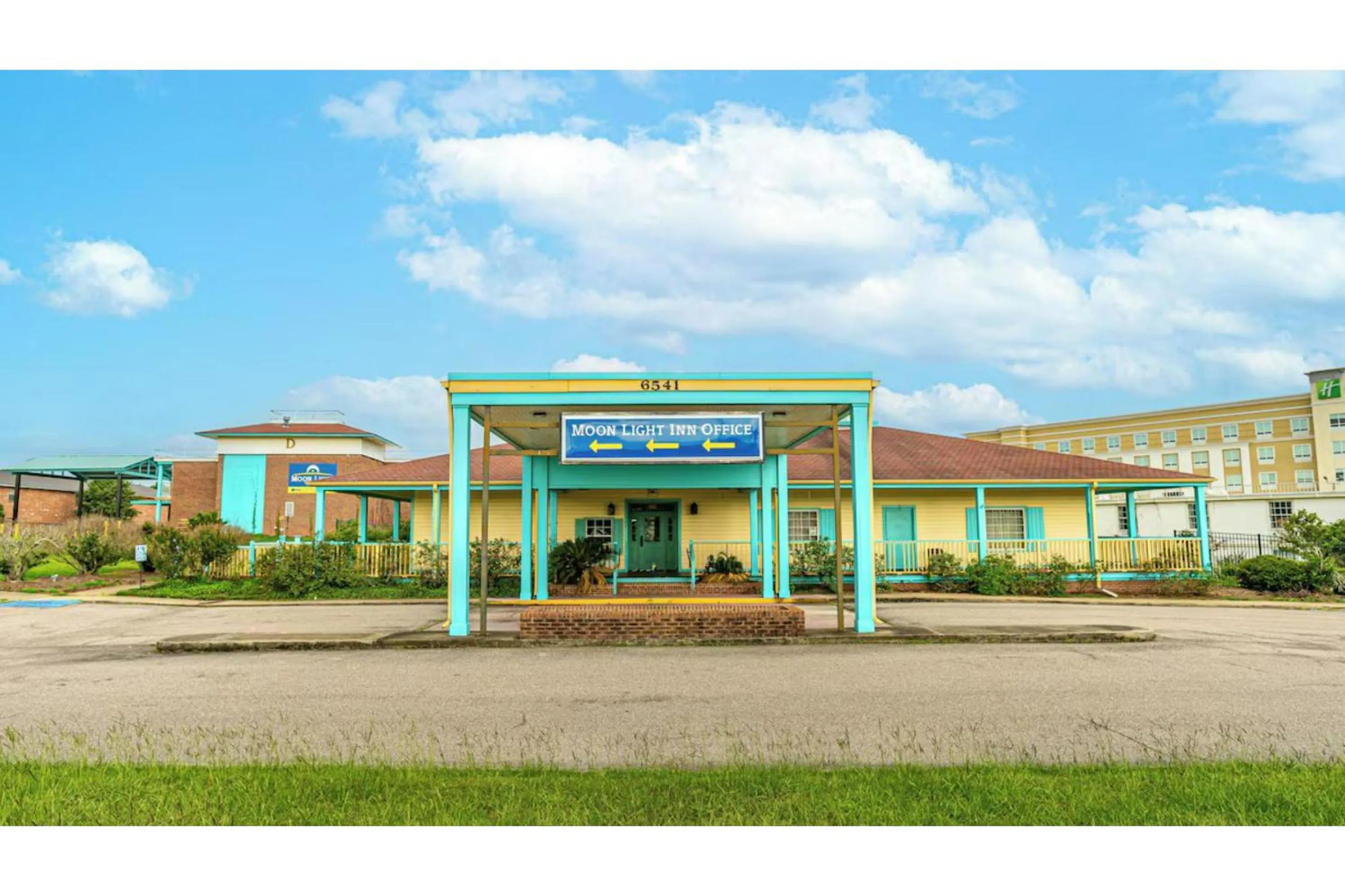 Facade/entrance in Moonlight Inn Hotel O Hattiesburg, MS