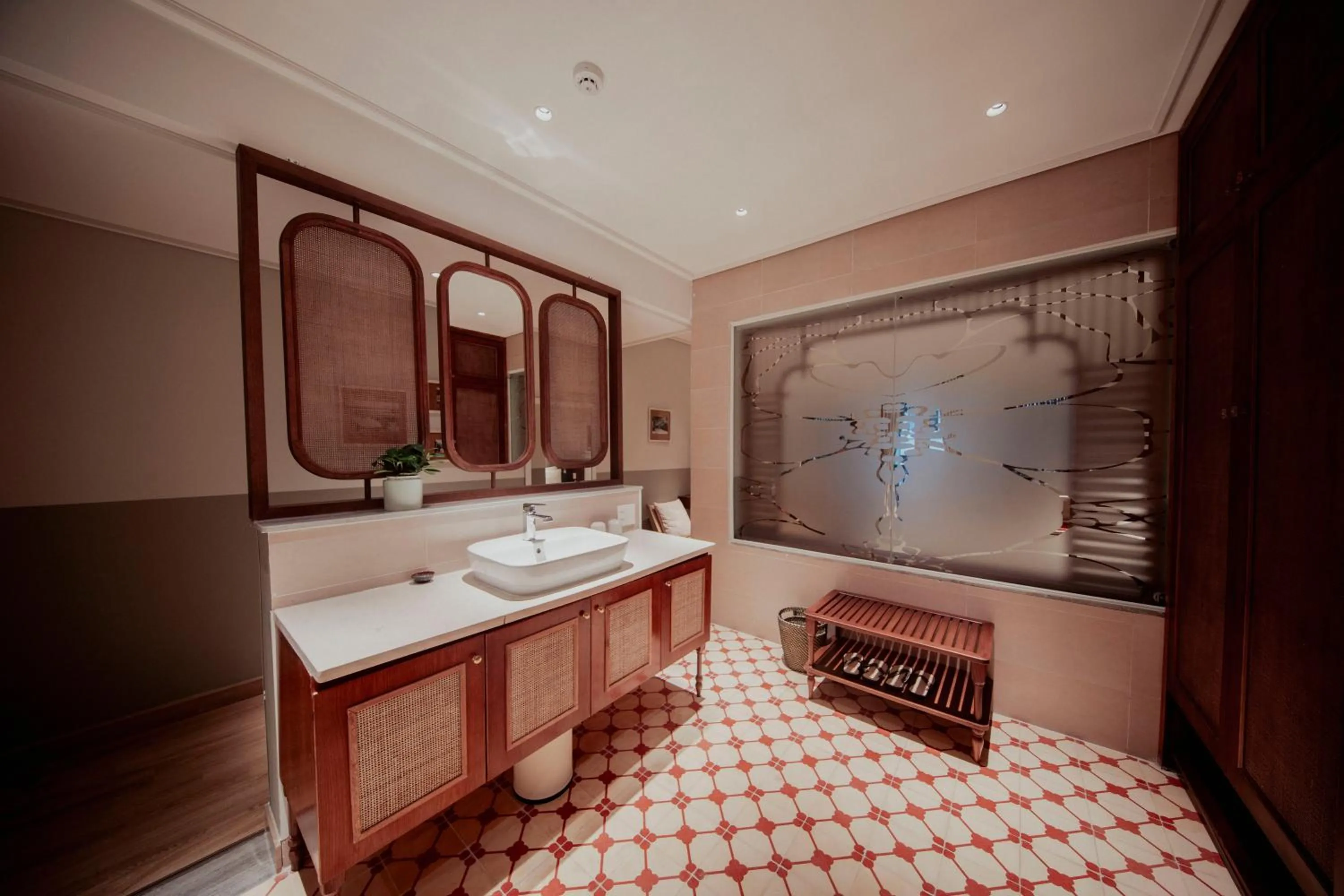 Bathroom, Bed in Au Lac Boutique Hotel