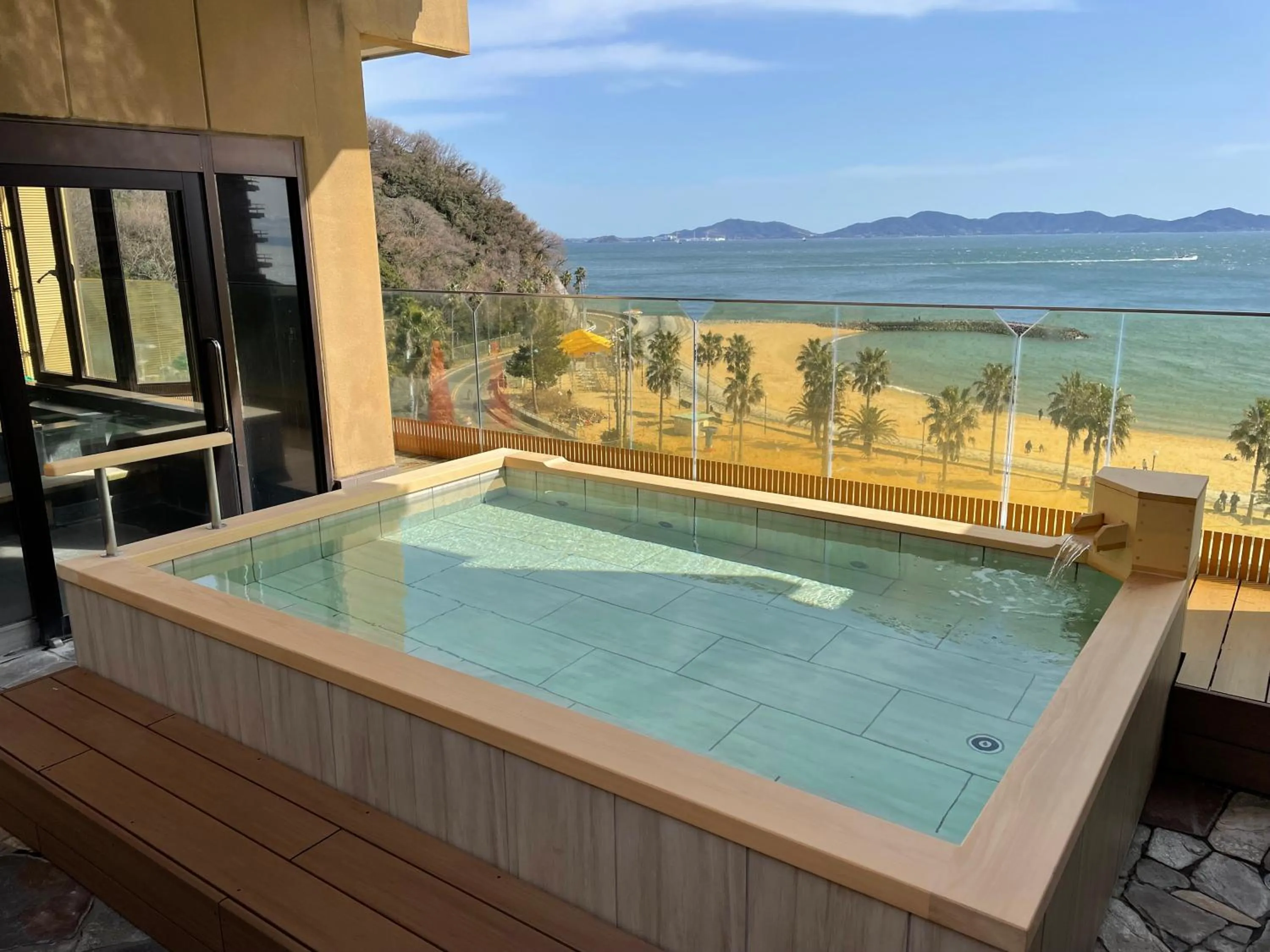 Open Air Bath in Nishiura Grand Hotel Kikkei