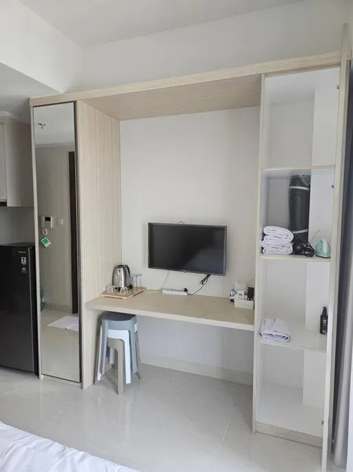 Green Sedayu Apartment Suite by Ellison