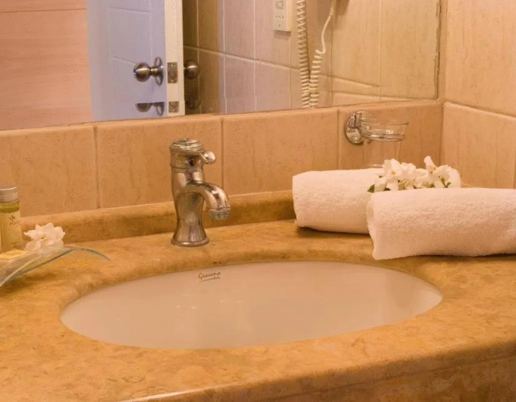 Bathroom in Verde Al Mare Boutique Hotel