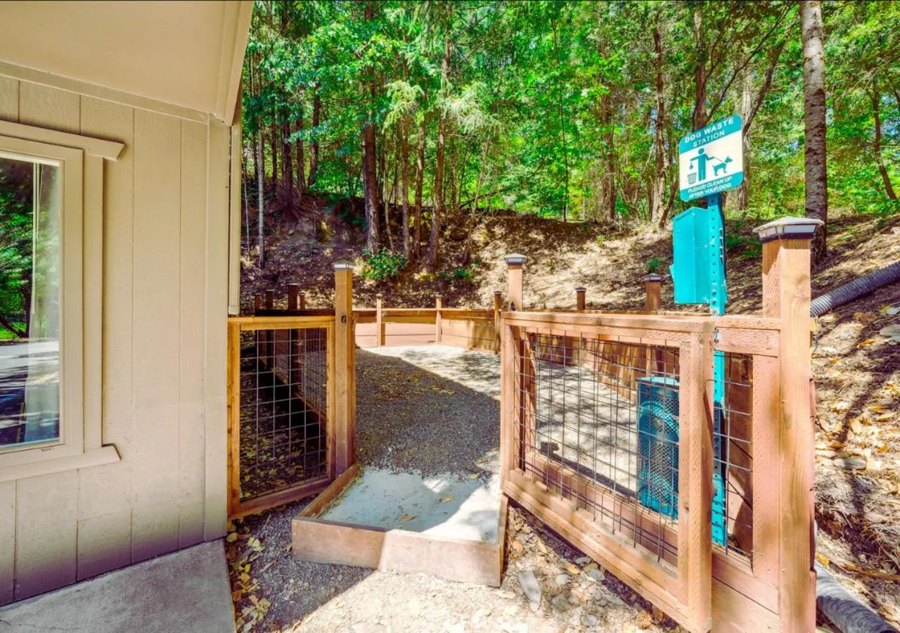 Pets in The Fainting Couch Boutique Hotel