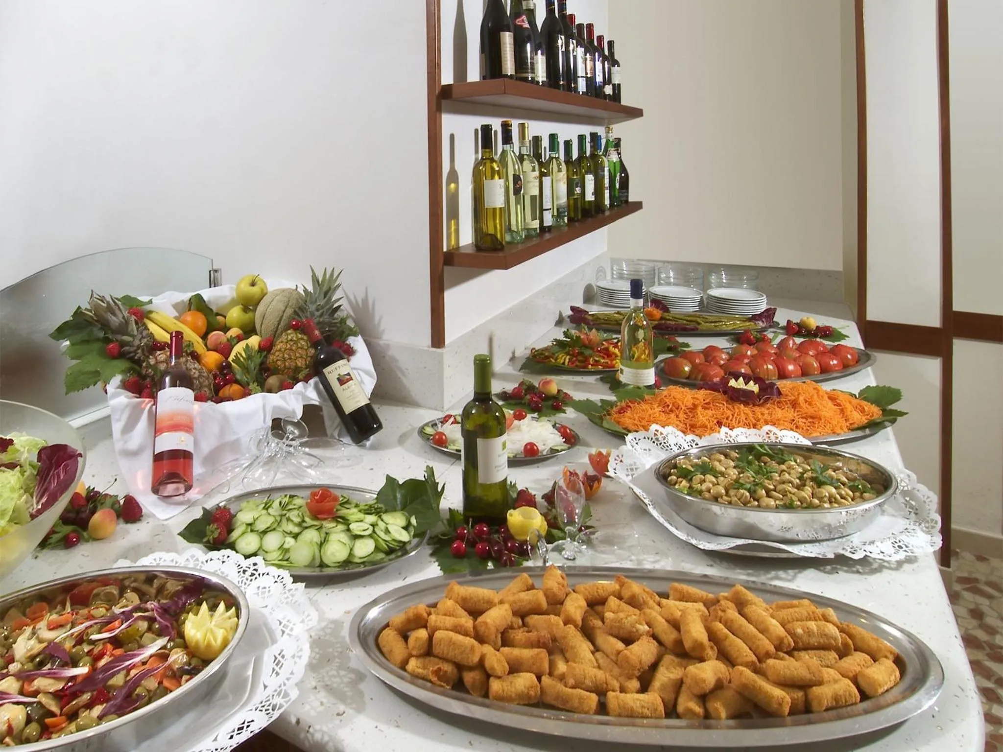 Restaurant/places to eat in Hotel Odeon