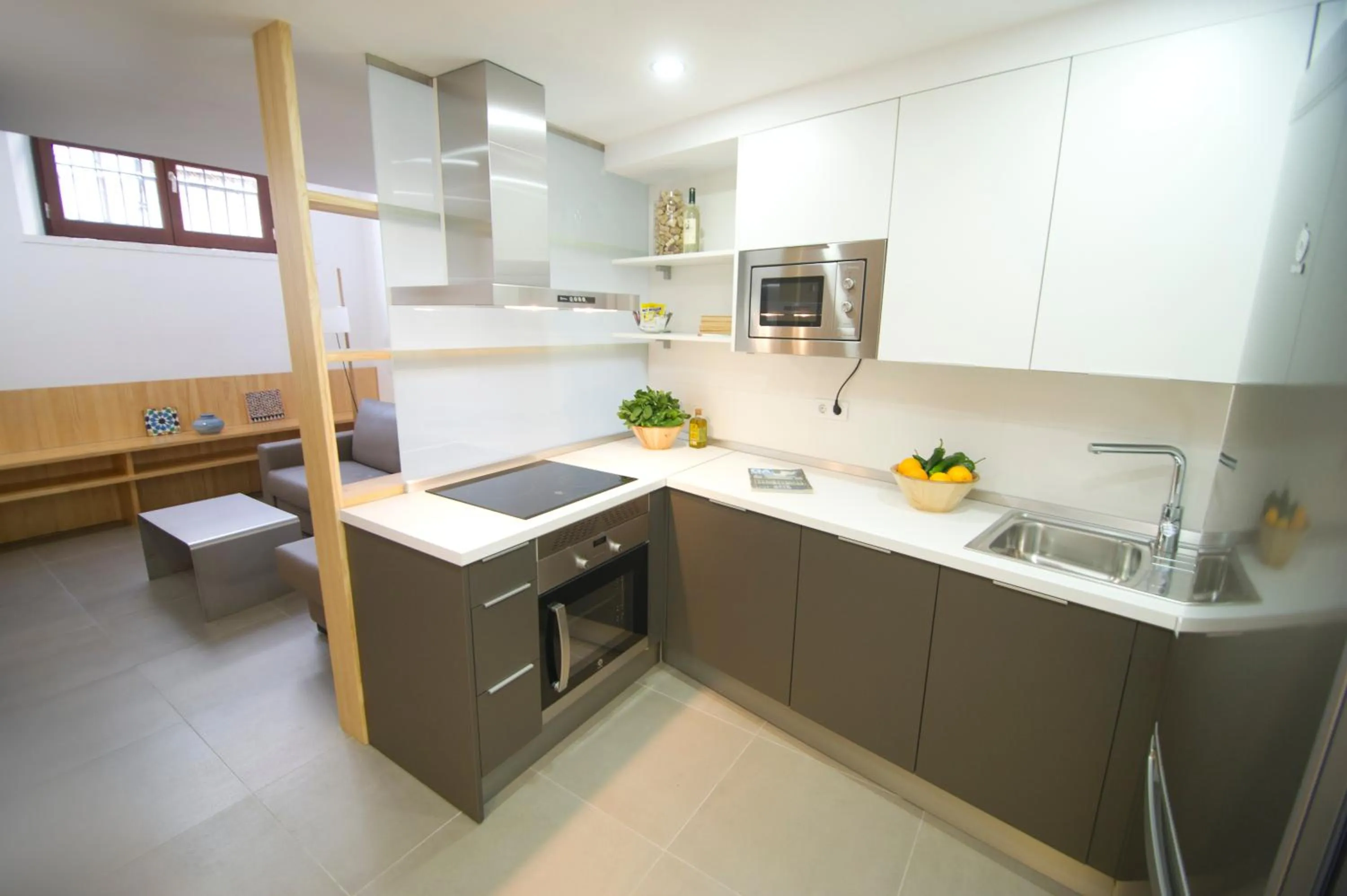 Kitchen or kitchenette in Smart Suites Albaicin