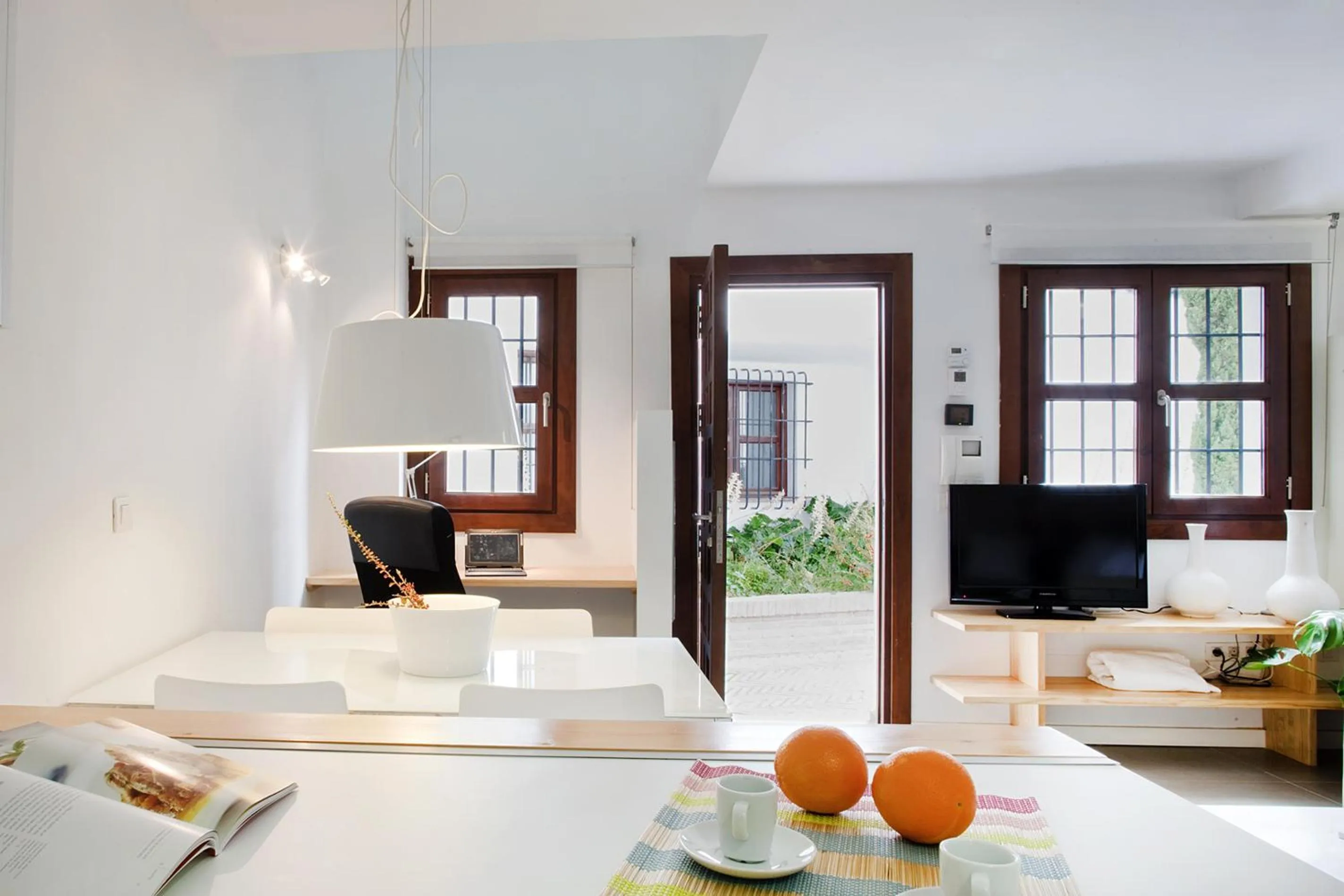 Dining area in Smart Suites Albaicin