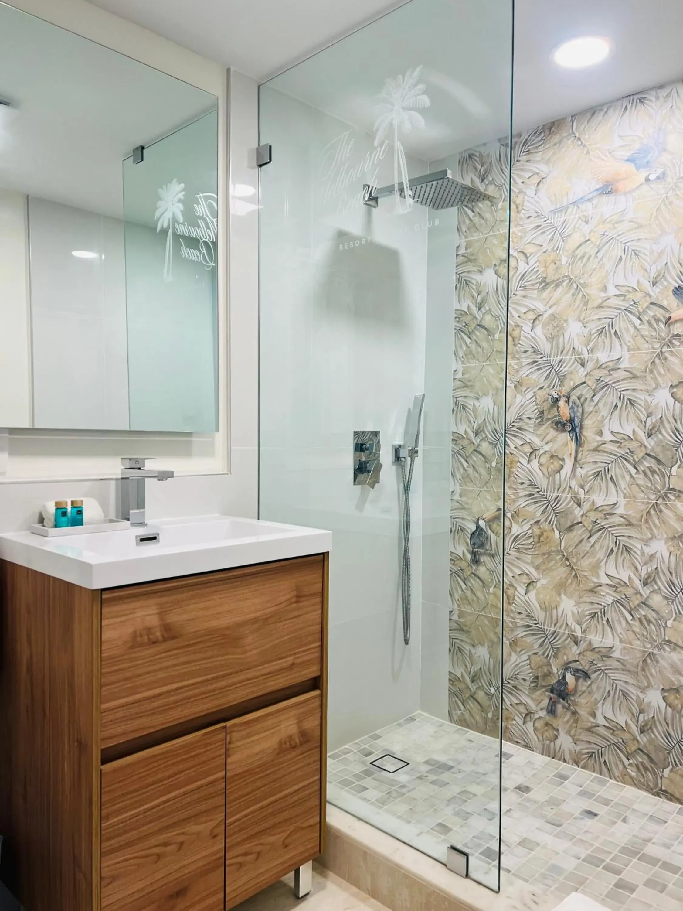 King Room with Sea View in Melbourne Beach Resort & Surf Club King Room with Sea View in Melbourne Beach Resort & Surf Club