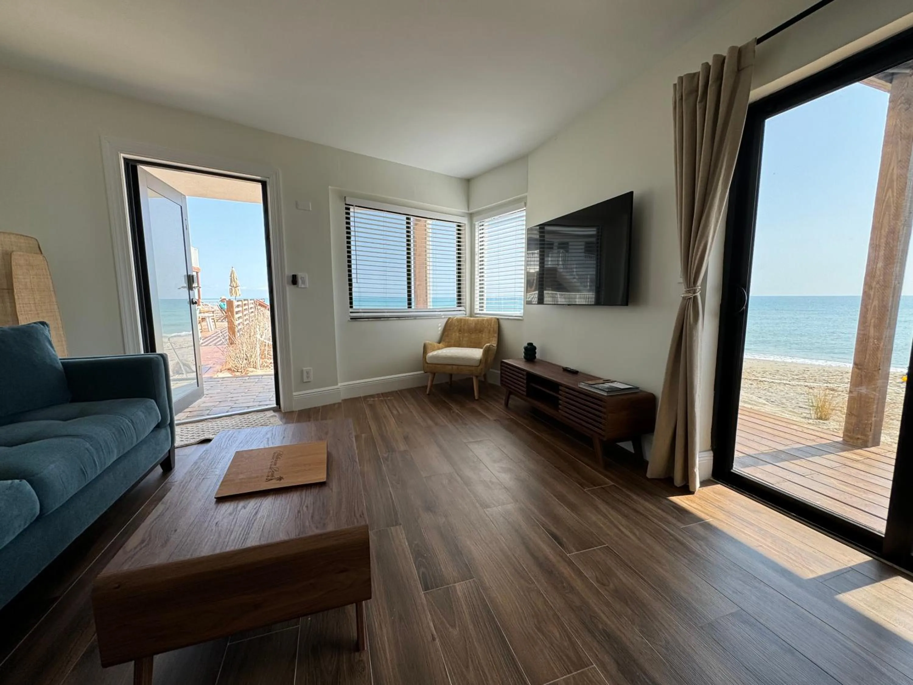 Living room in Melbourne Beach Resort & Surf Club