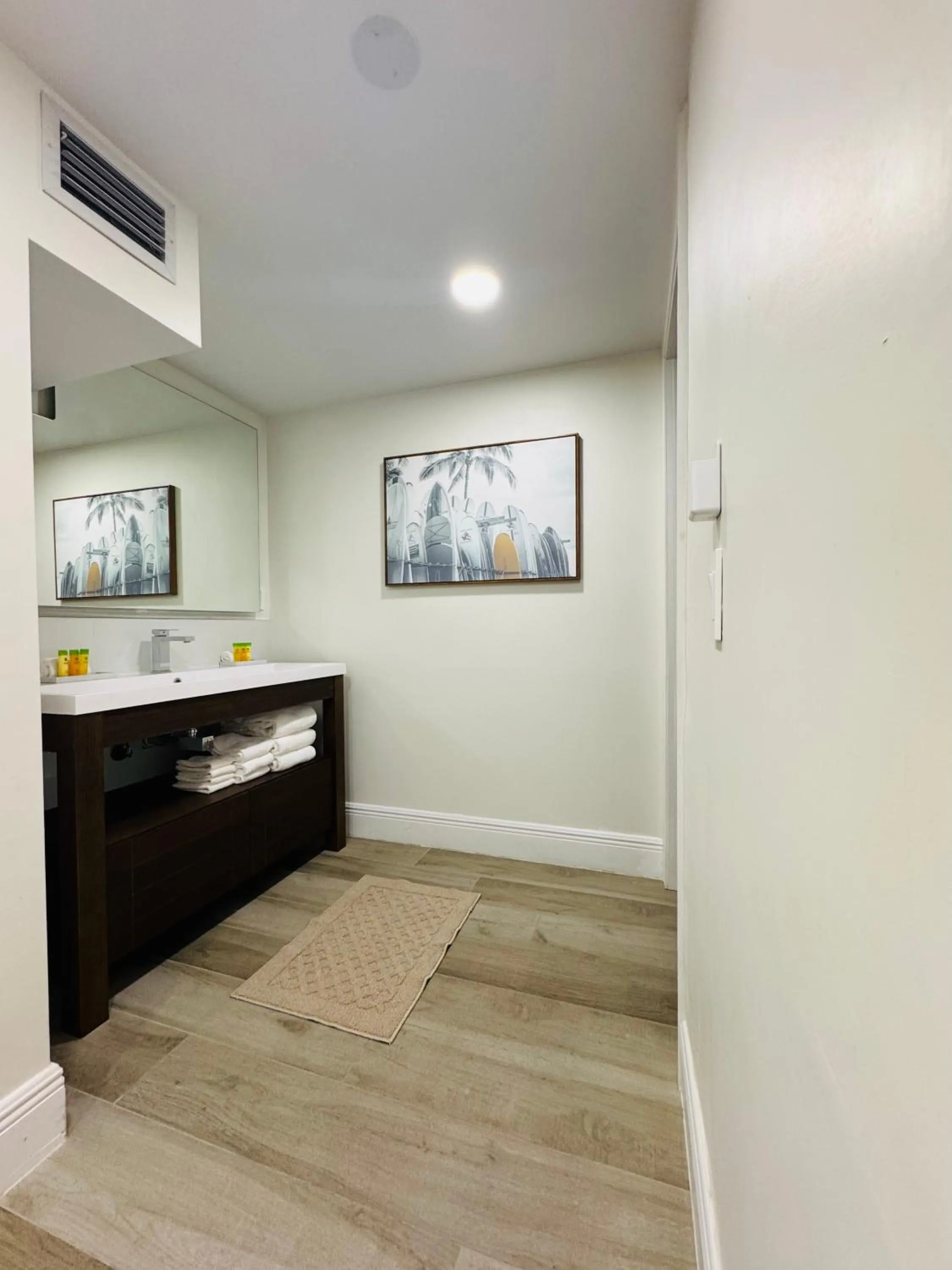 Bathroom in Melbourne Beach Resort & Surf Club