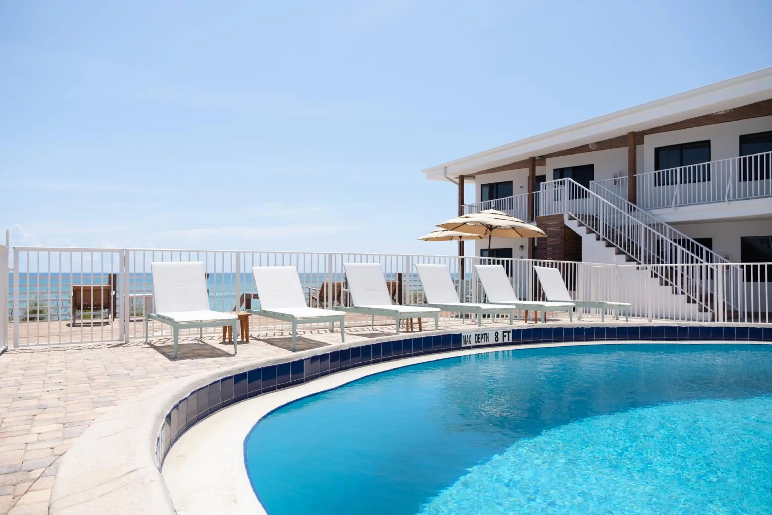 Property building in Melbourne Beach Resort & Surf Club