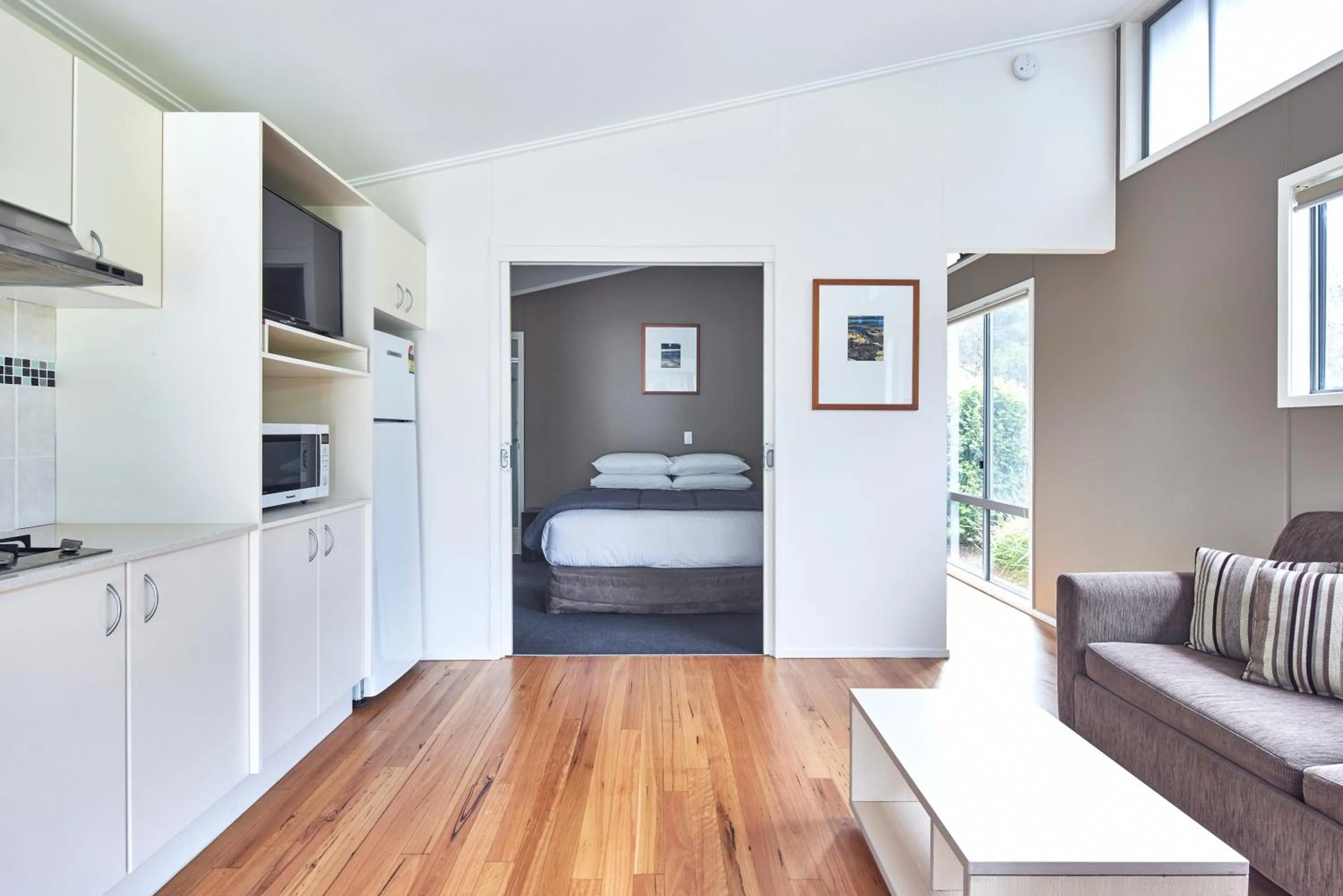 Kitchen or kitchenette, Bed in NRMA Murramarang Beachfront Holiday Resort