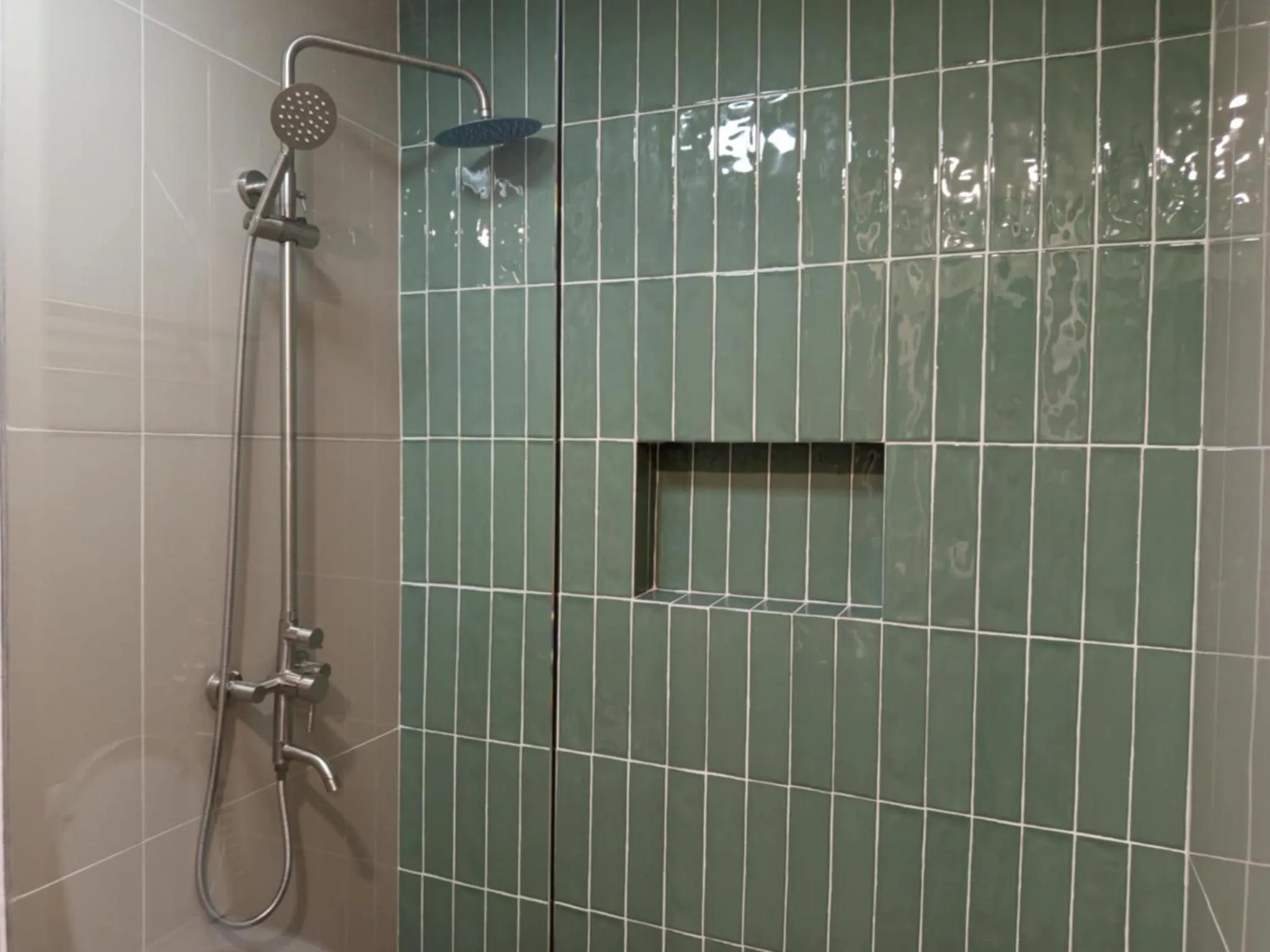 Shower in Buena Casa Hotel