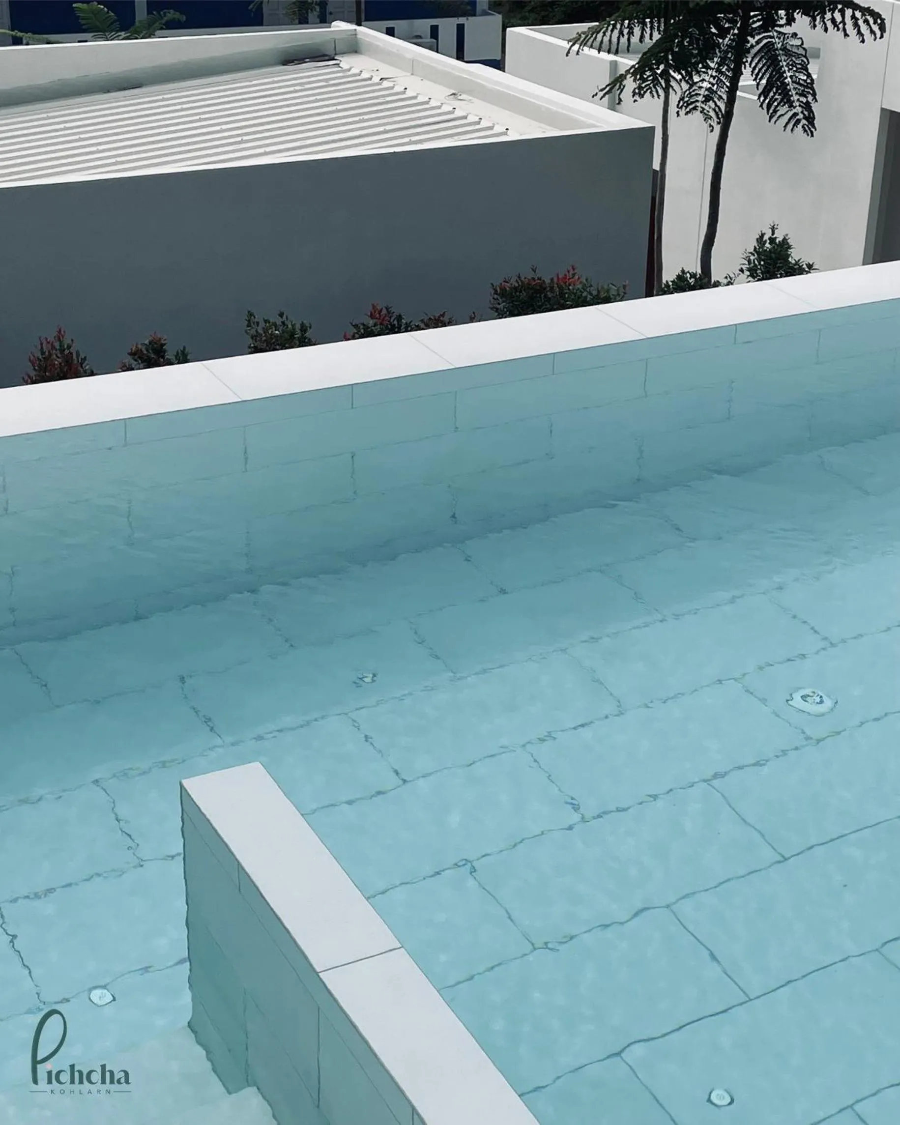 Swimming pool in Pichcha Kohlarn