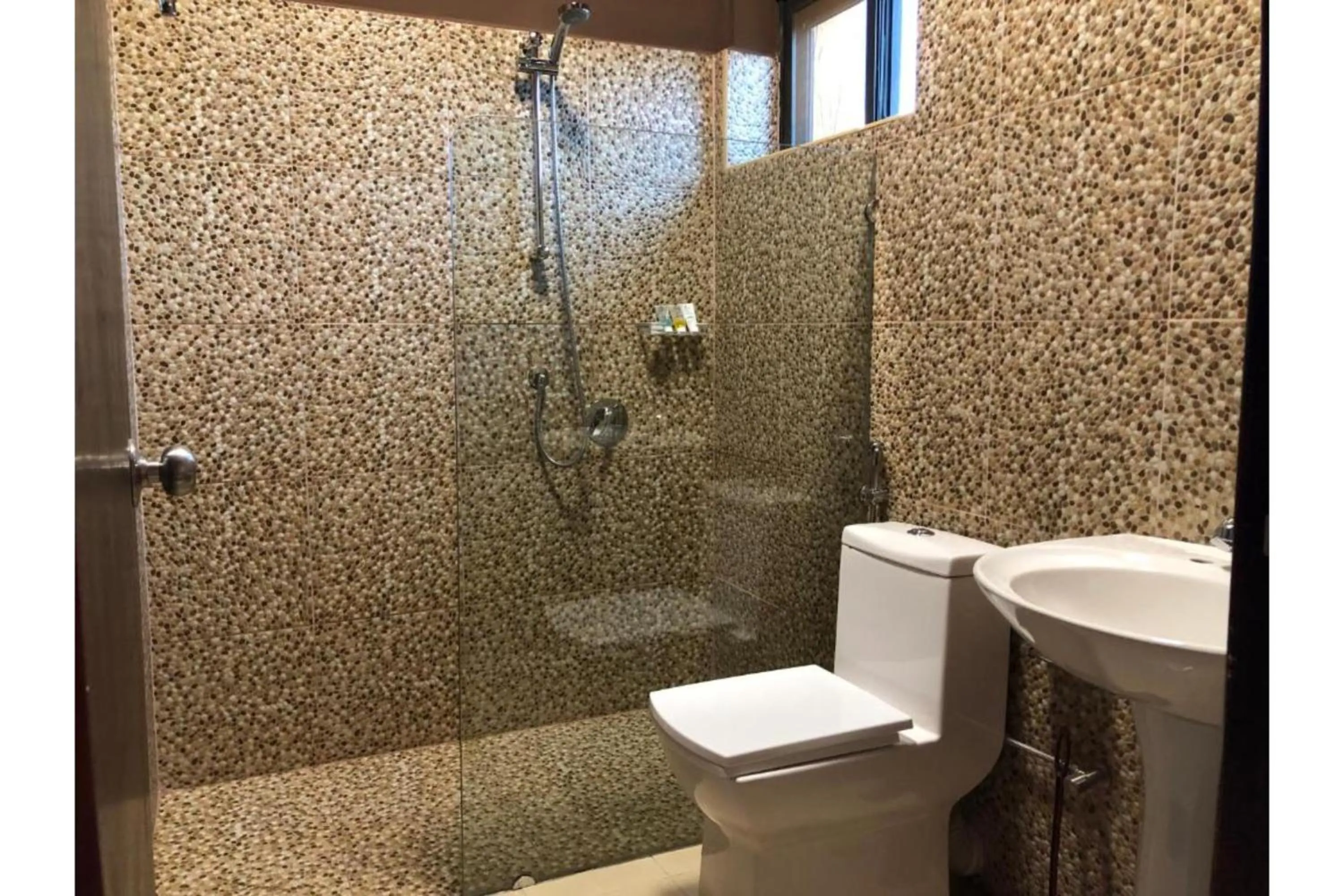 Bathroom in Meley Impala Hotel