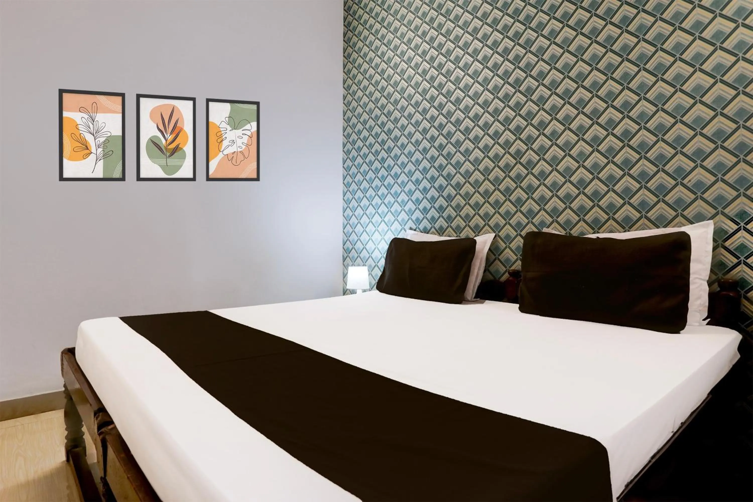 Bedroom, Bed in Hotel O Crystal Beach