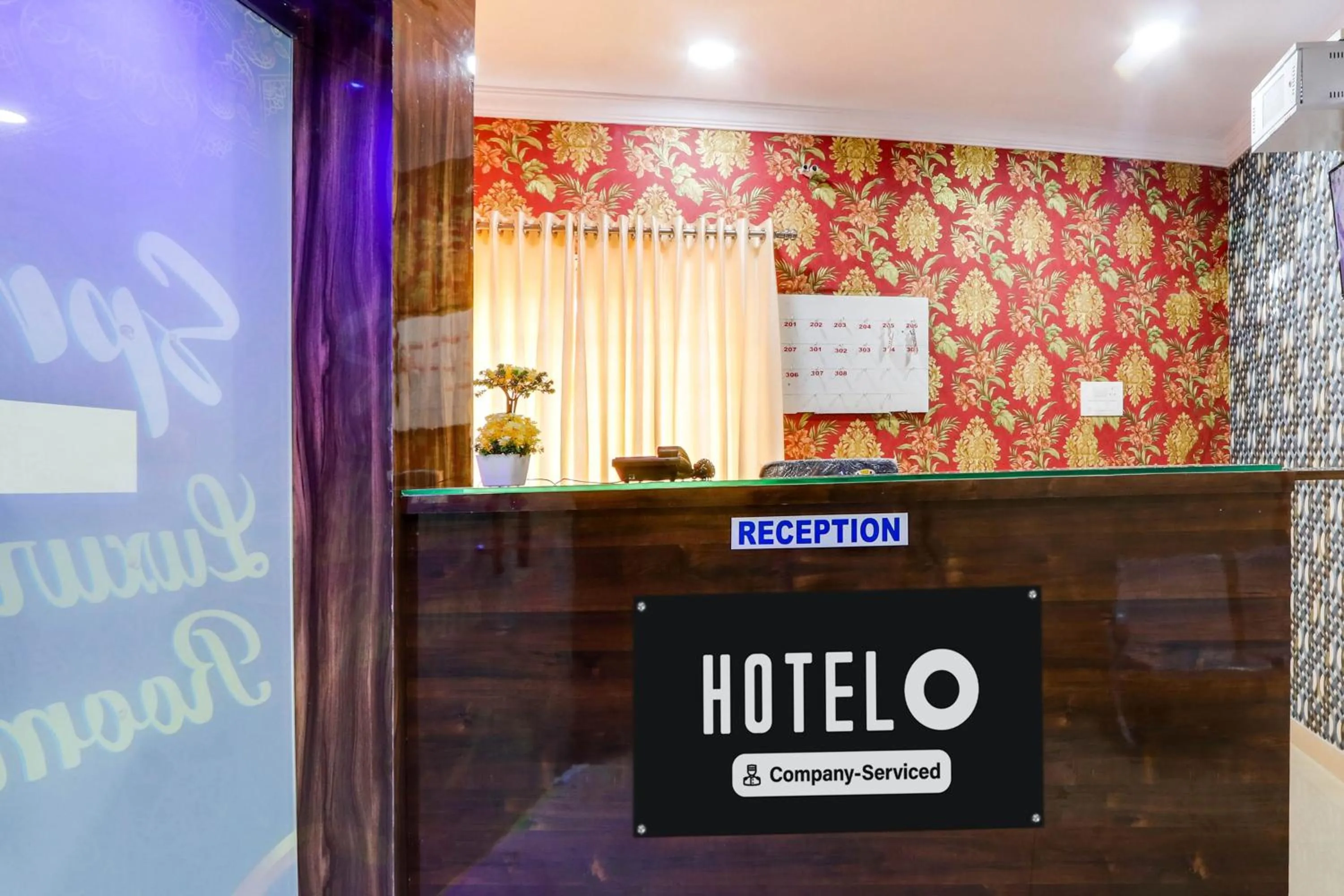 Lobby or reception in Hotel O S P R Luxury Rooms