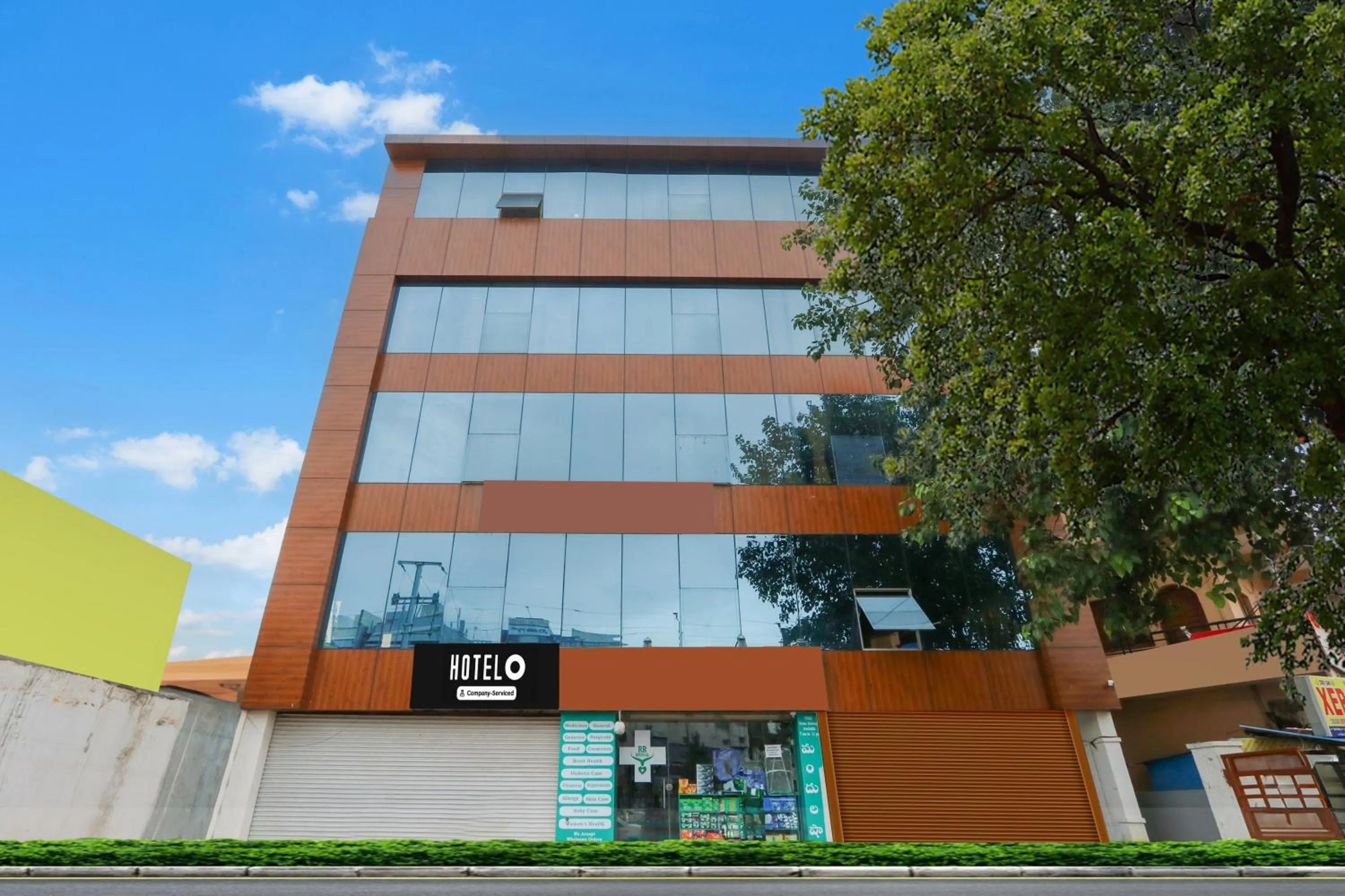 Facade/entrance in Hotel O S P R Luxury Rooms