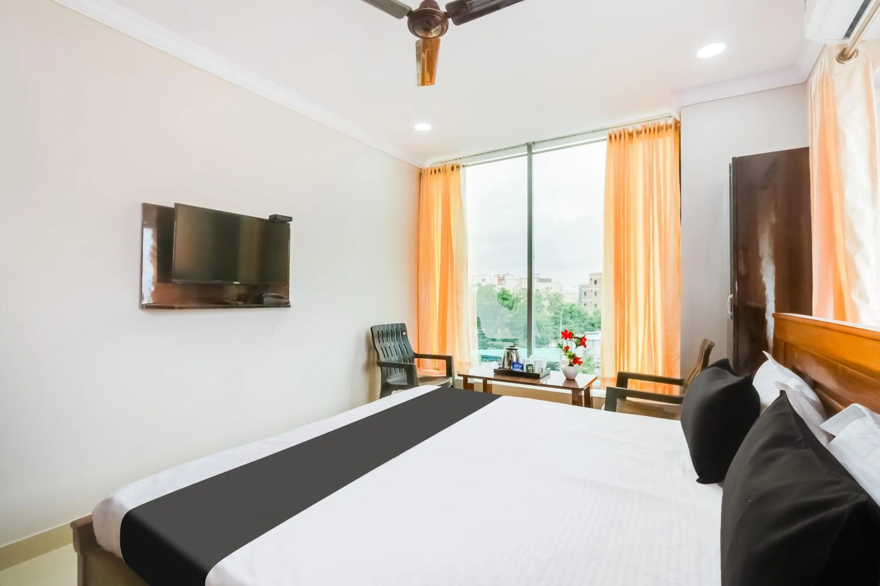 Bedroom in Hotel O S P R Luxury Rooms