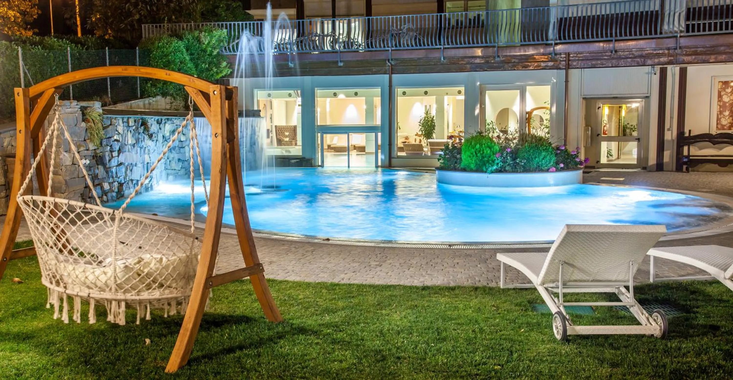 Swimming pool in Hotel Miramonti